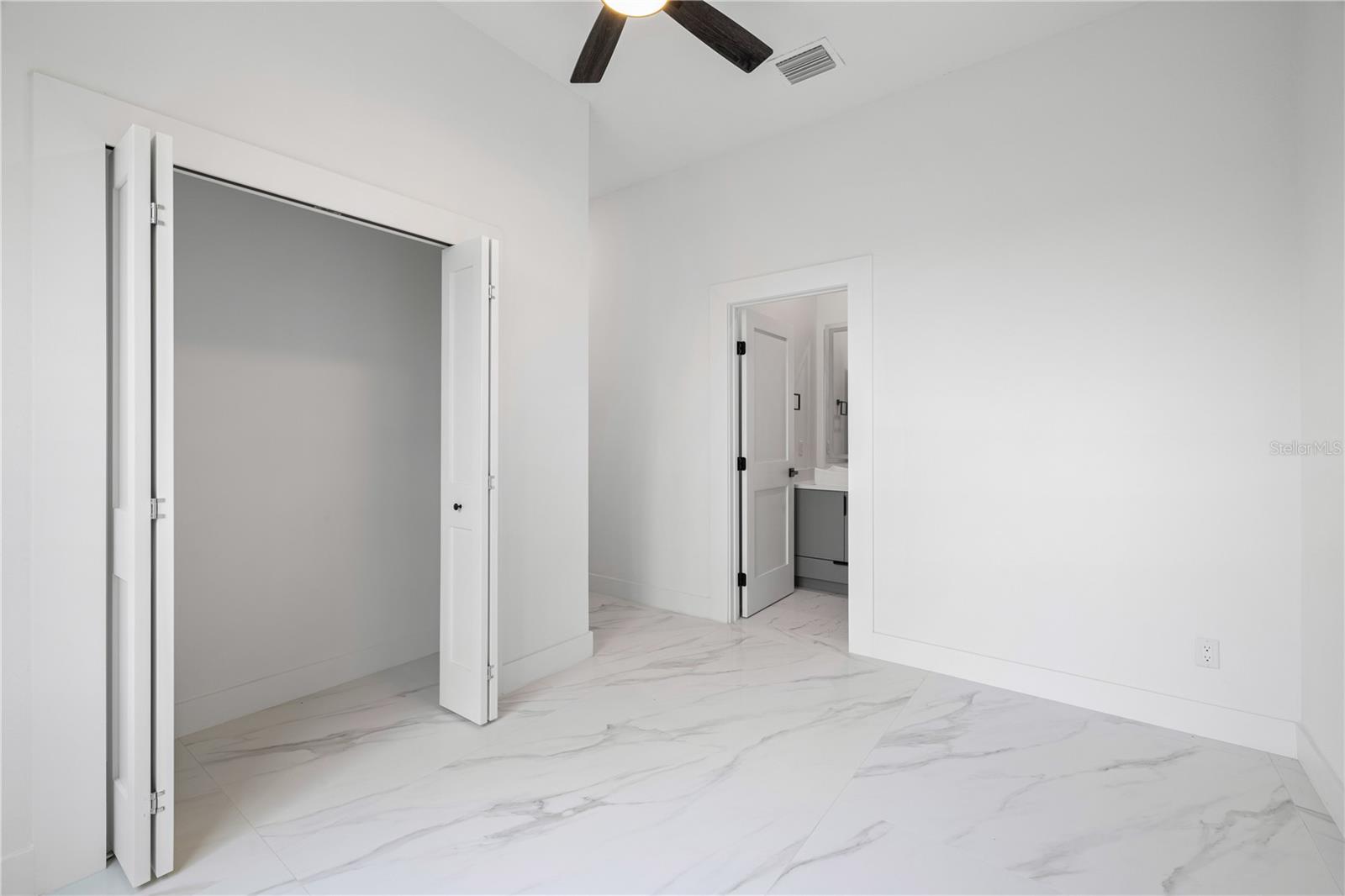 JOHNS COVE 43/104 - Residential