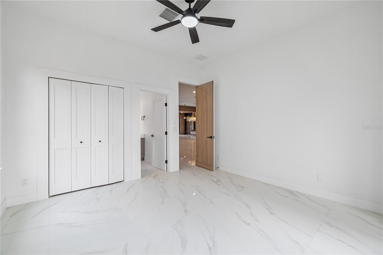 JOHNS COVE 43/104 - Residential