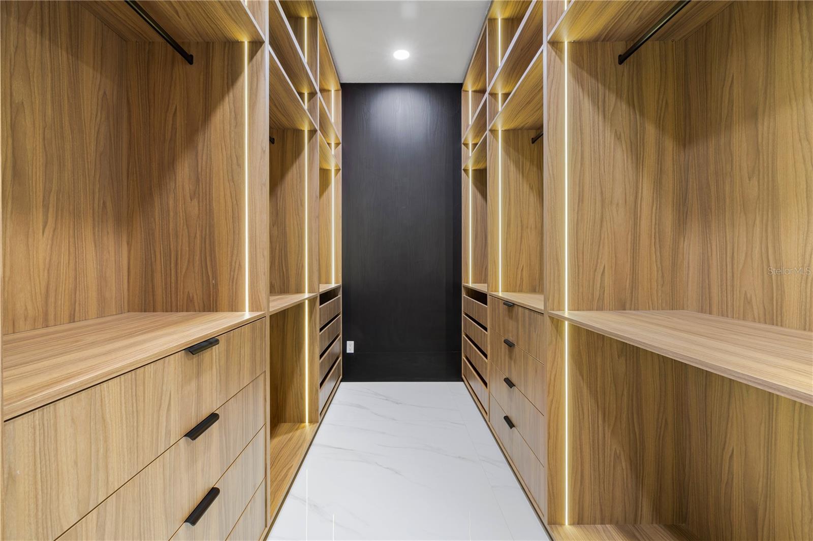 JOHNS COVE 43/104 - Residential