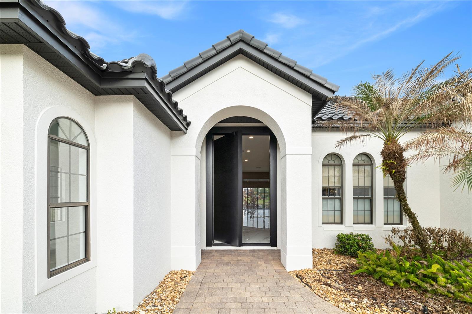 812 JOHNS POINT DRIVE