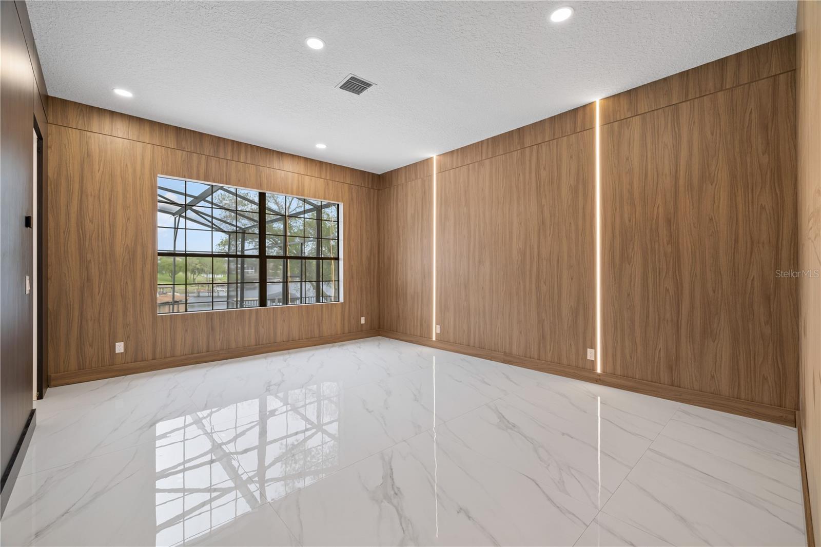 JOHNS COVE 43/104 - Residential