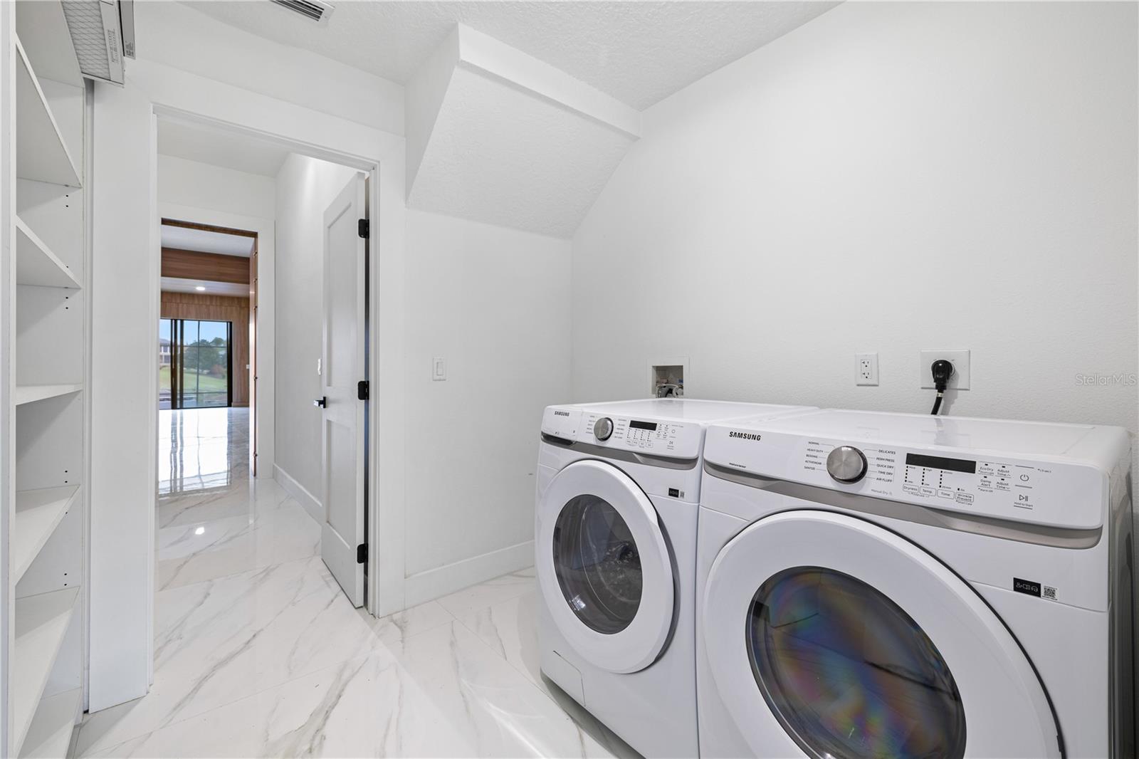 JOHNS COVE 43/104 - Residential