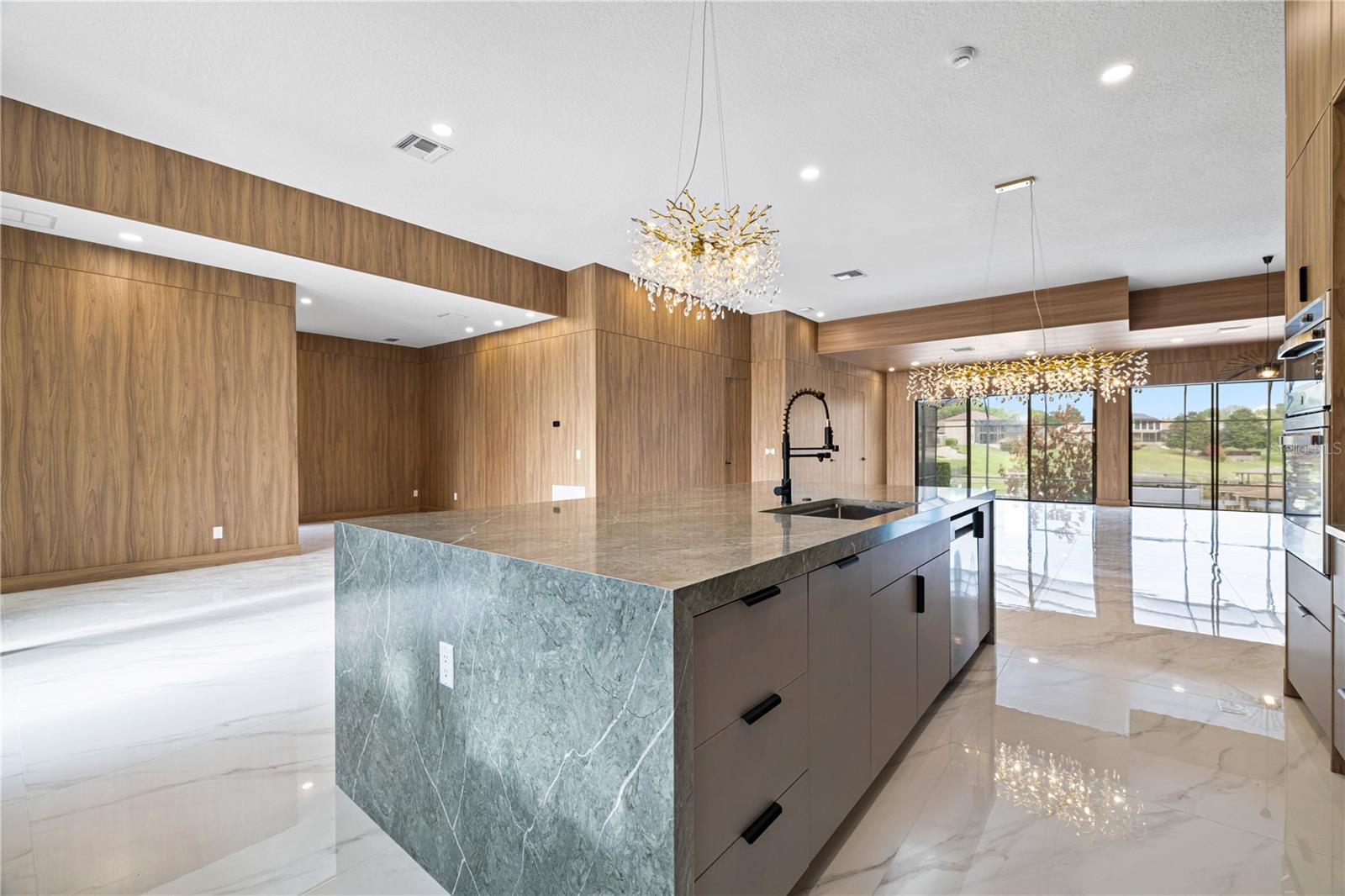 JOHNS COVE 43/104 - Residential