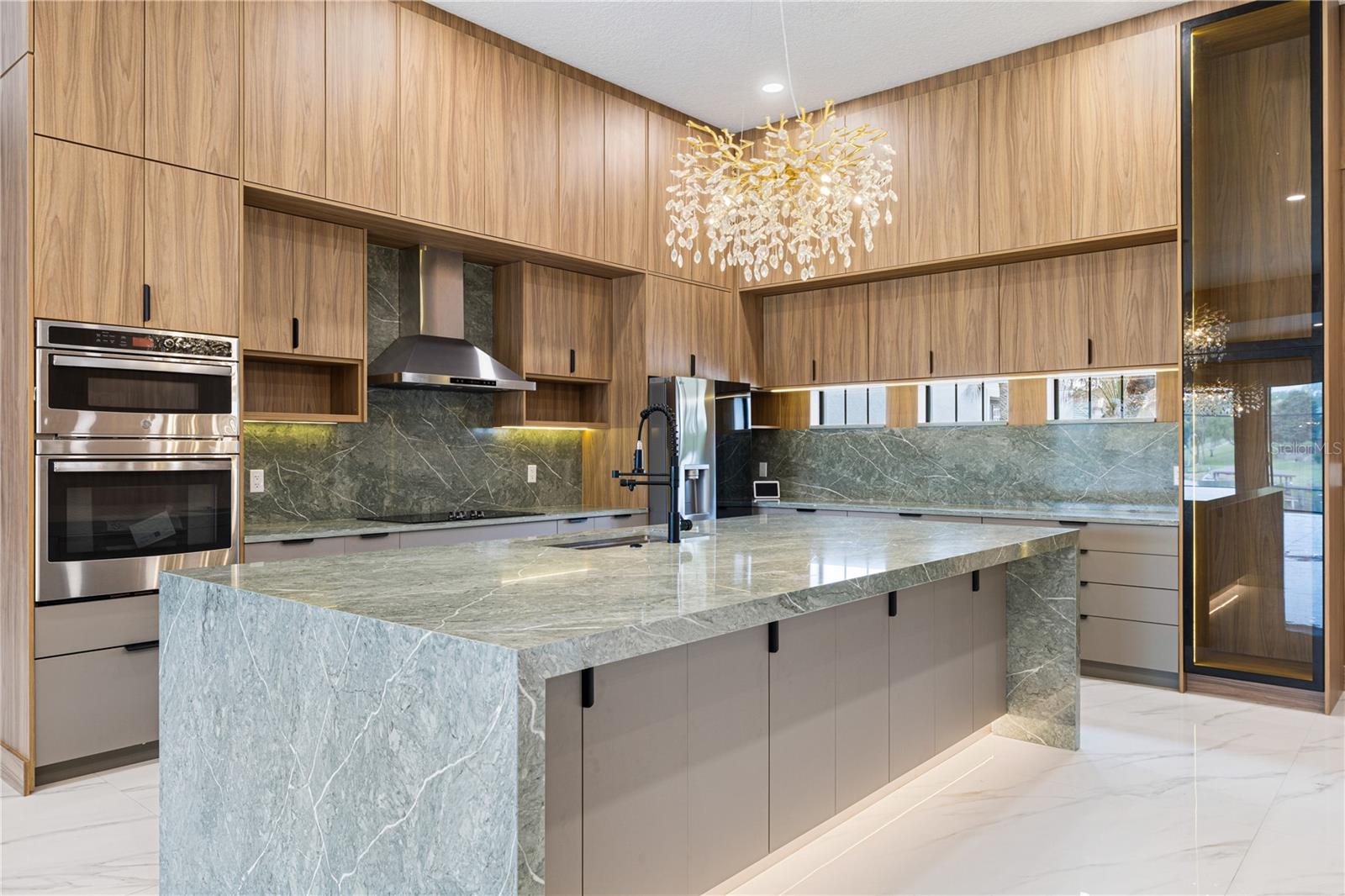 JOHNS COVE 43/104 - Residential