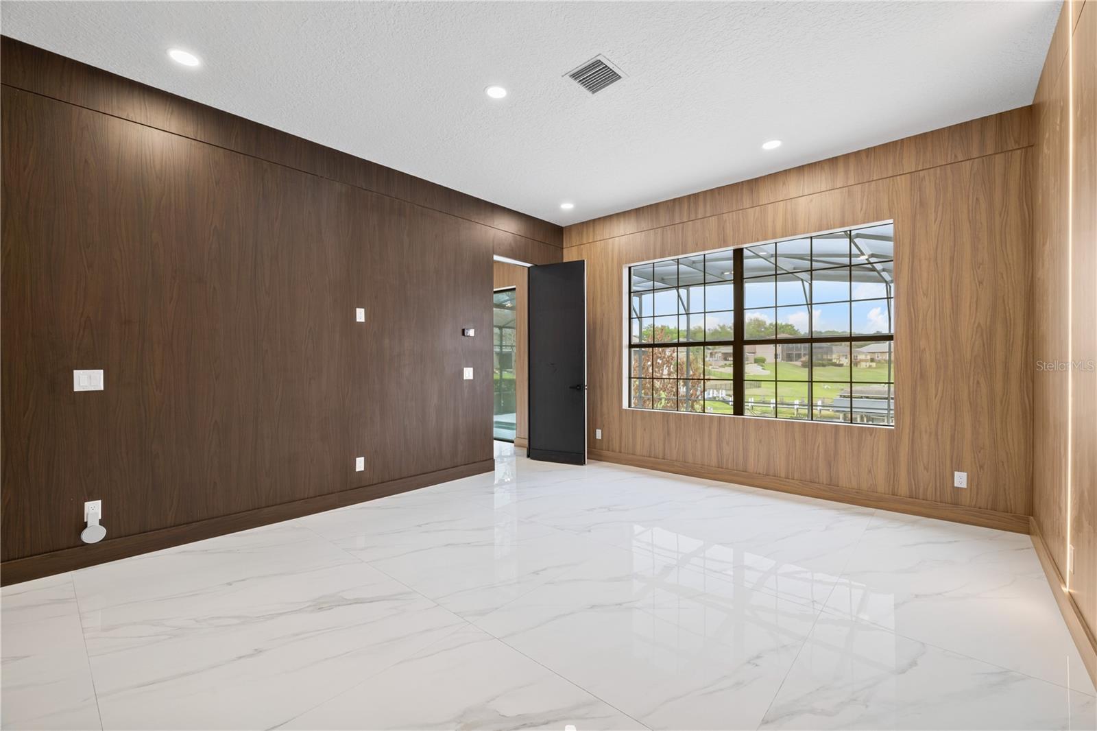 JOHNS COVE 43/104 - Residential