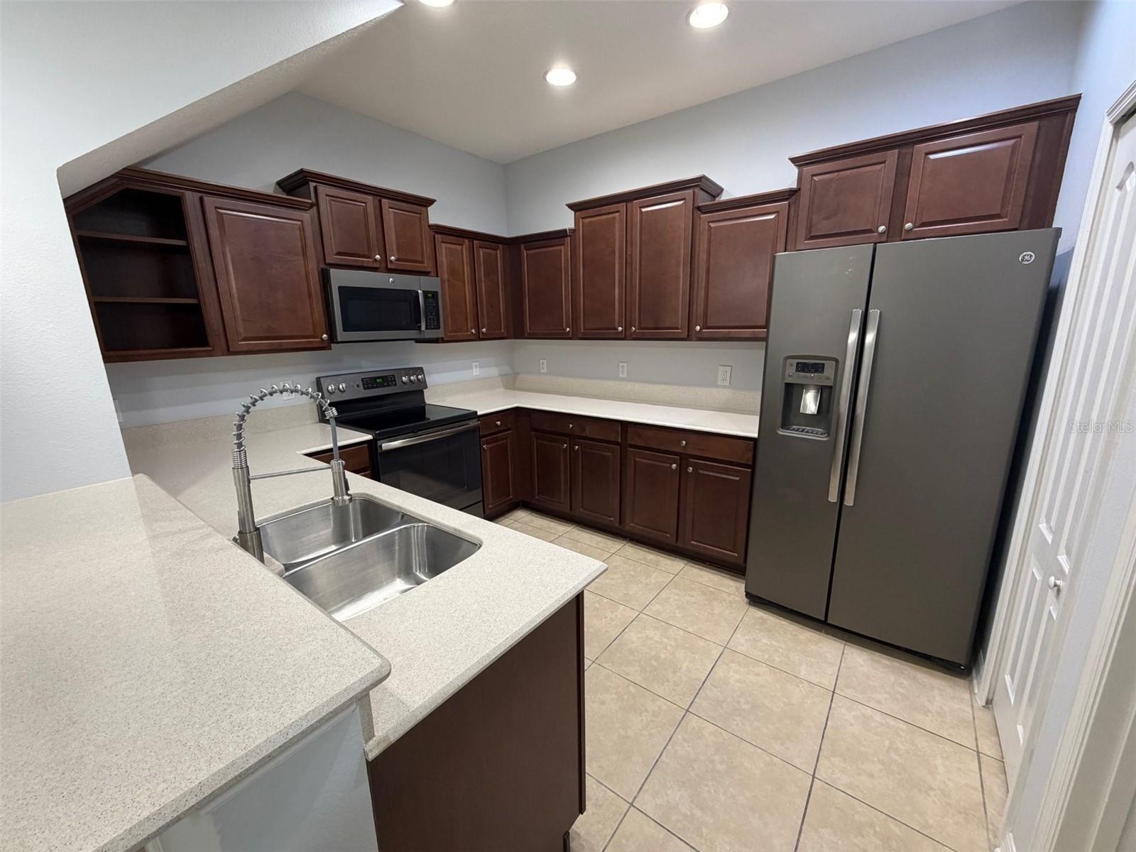 OASIS COVE 2 AT LAKESIDE VILAGE - Residential