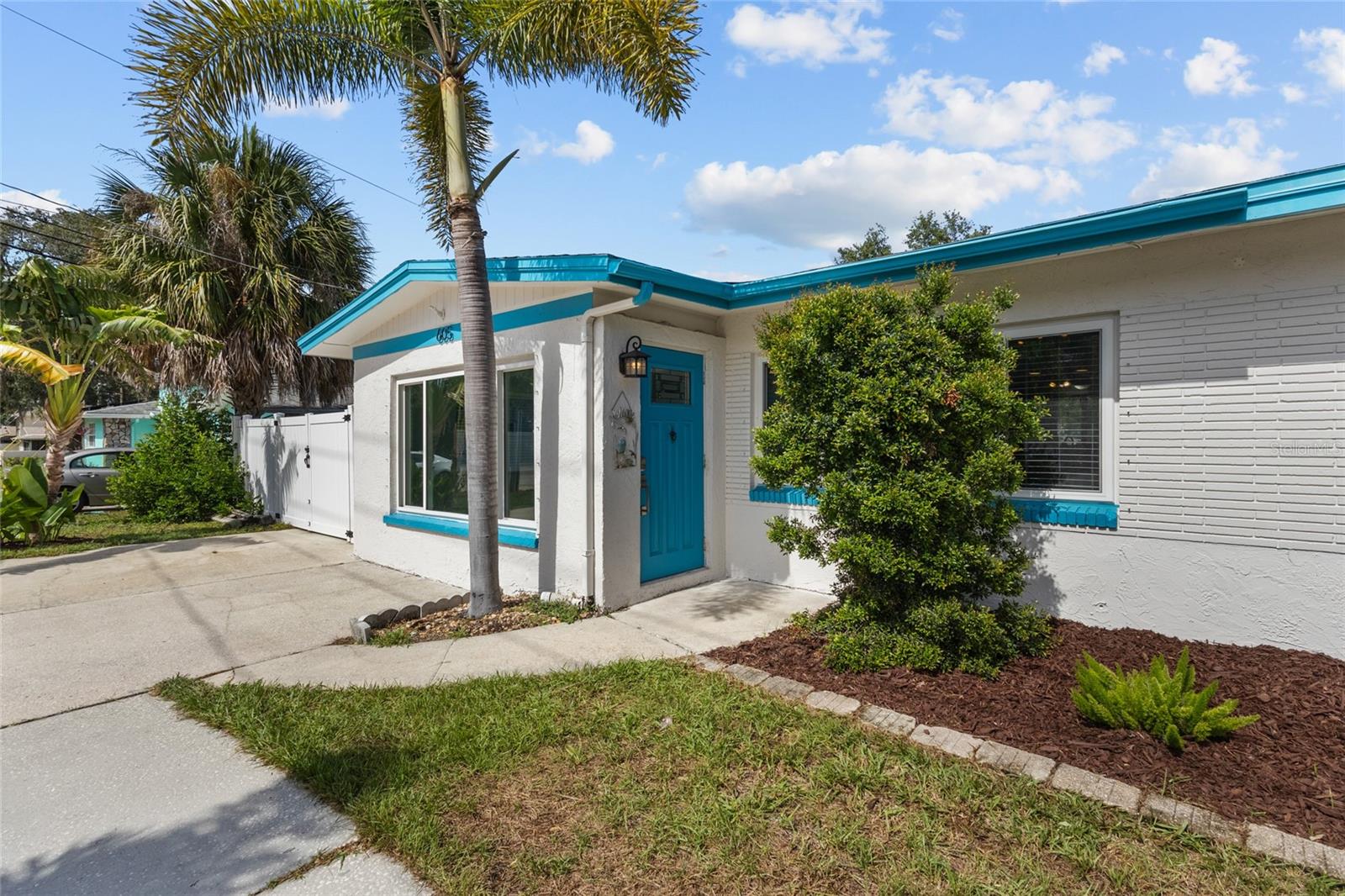 Photo 1 of 37 — 605 S FLORIDA AVENUE, TARPON SPRINGS, FL 34689