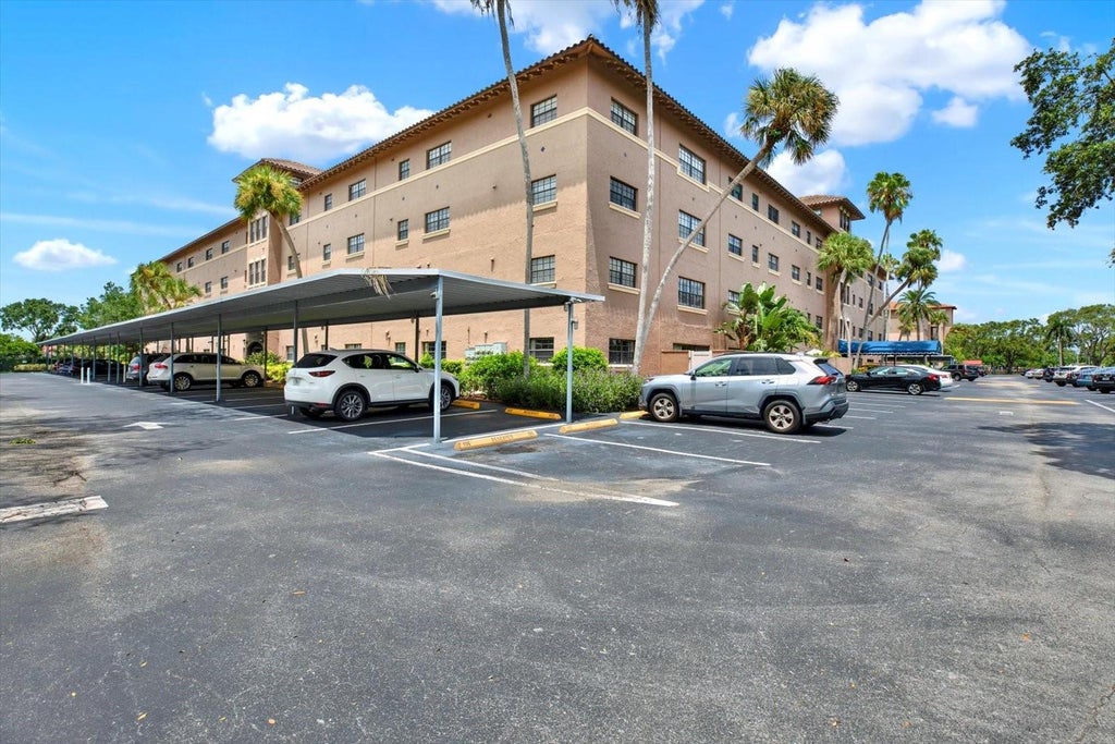 Photo of 6100 Gulfport Boulevard S #111, Gulfport, FL 33707 (MLS # TB8532128)