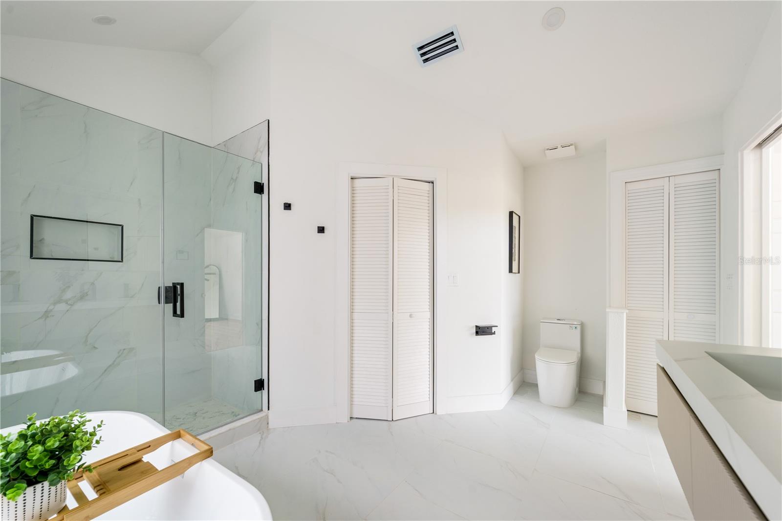 LAKE TARPON ESTATES - Residential