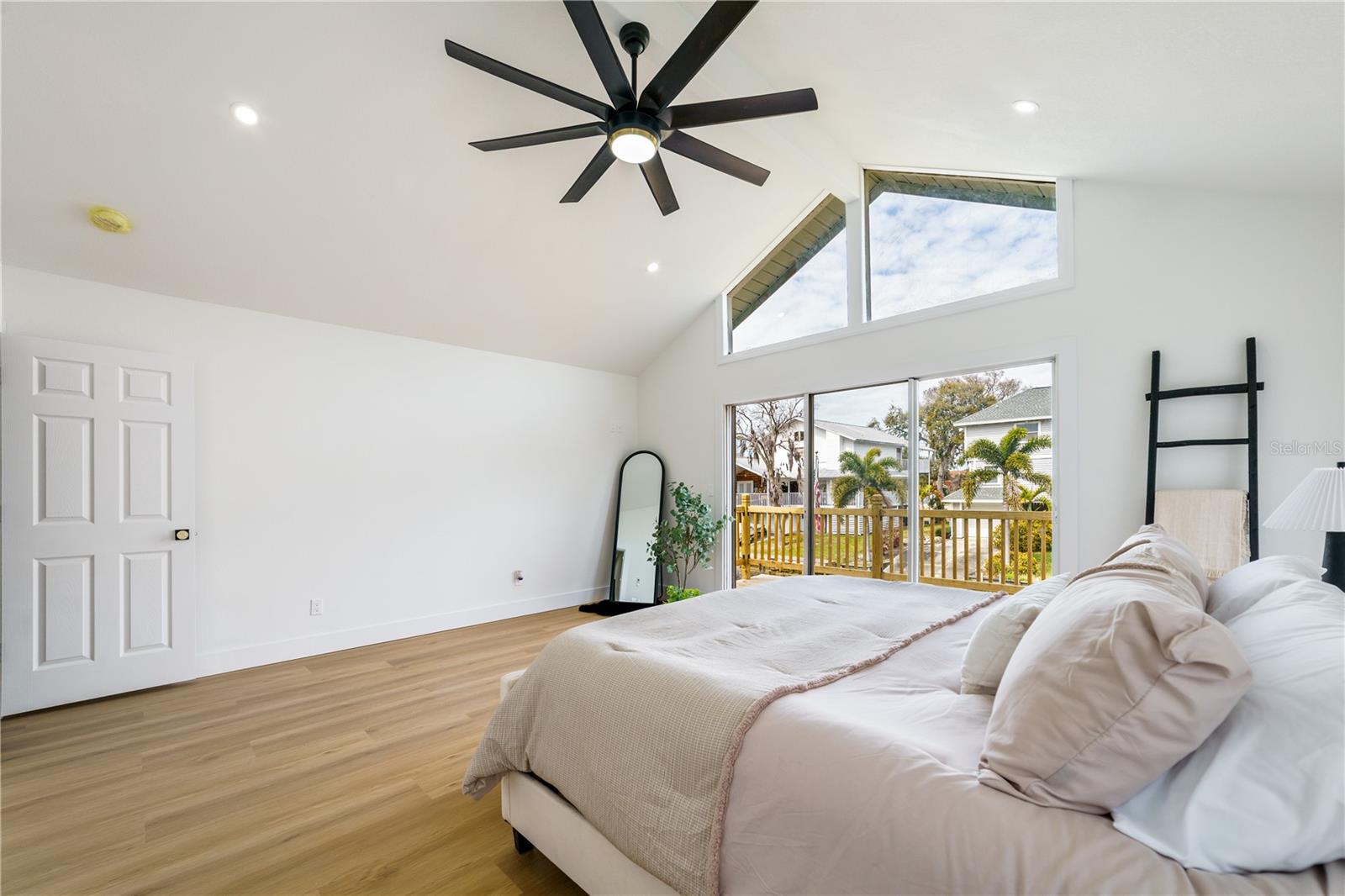 LAKE TARPON ESTATES - Residential