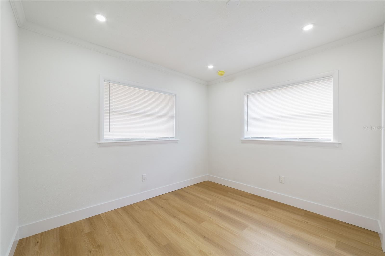 LAKE TARPON ESTATES - Residential