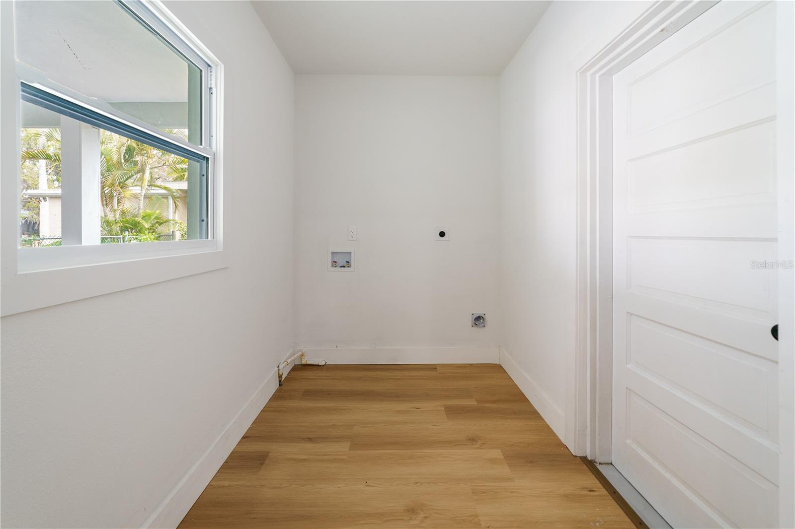 LAKE TARPON ESTATES - Residential