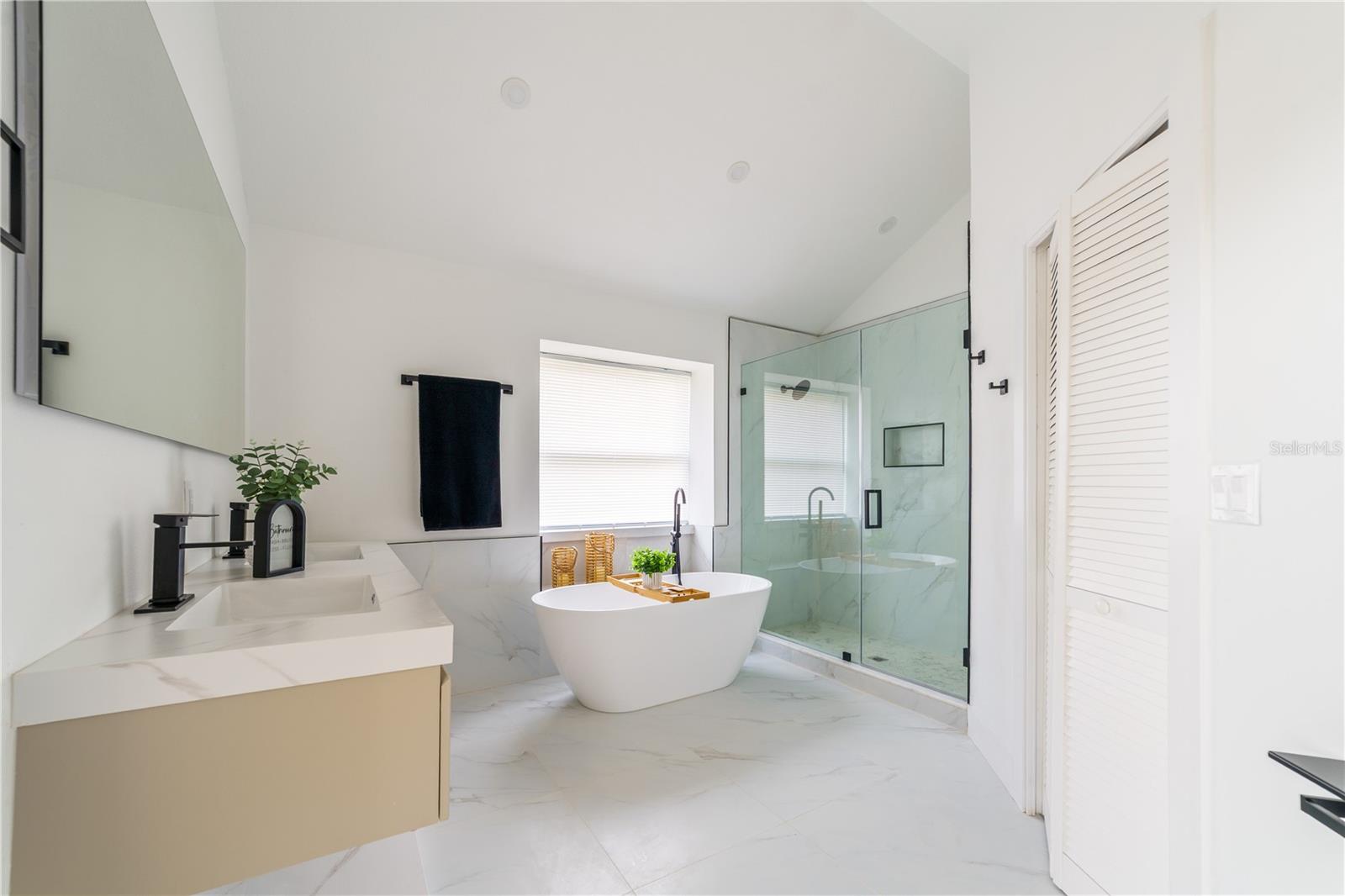 LAKE TARPON ESTATES - Residential