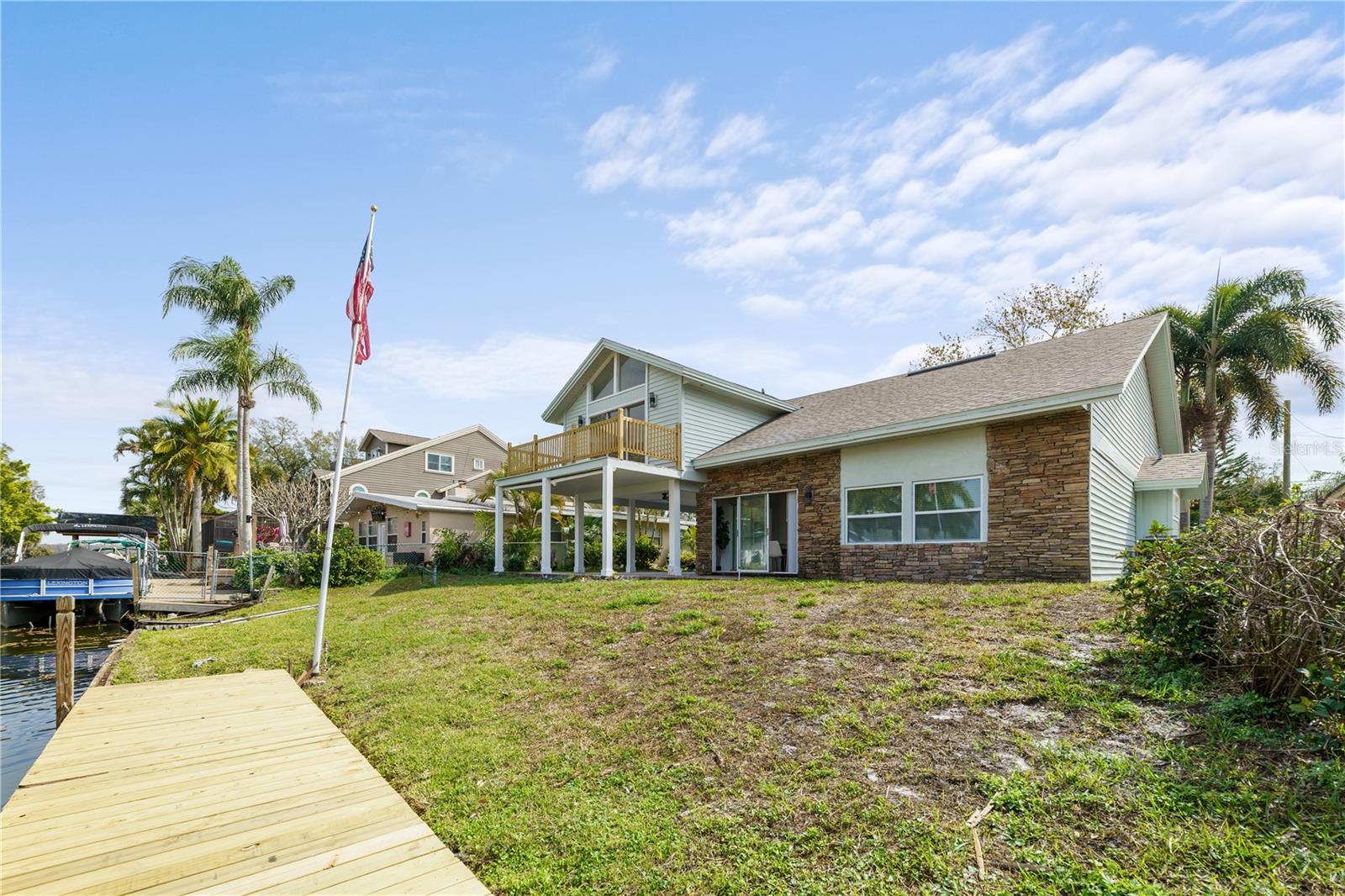 LAKE TARPON ESTATES - Residential