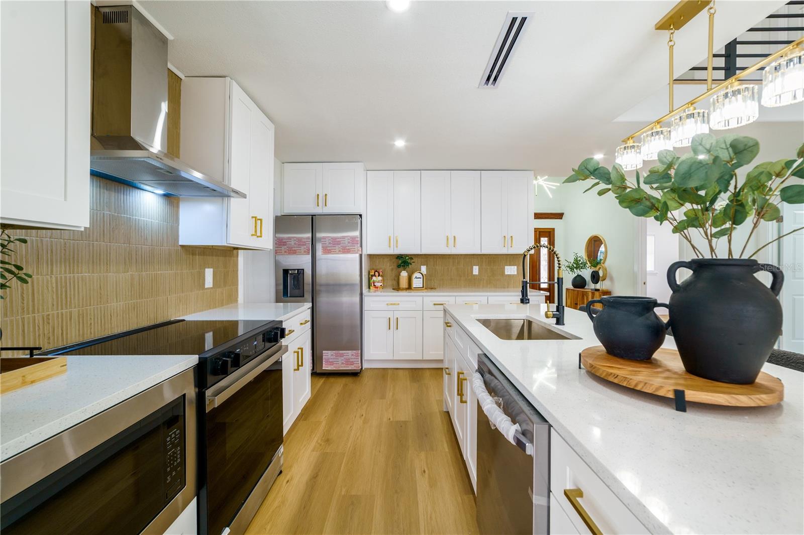 LAKE TARPON ESTATES - Residential