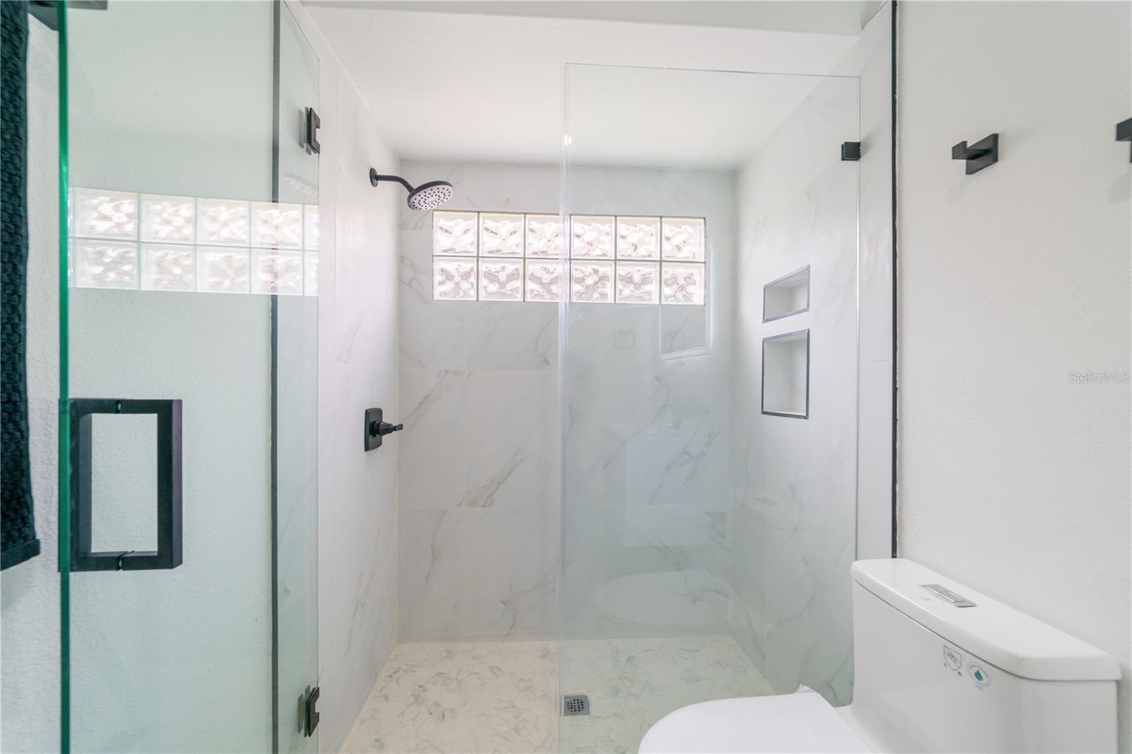 LAKE TARPON ESTATES - Residential