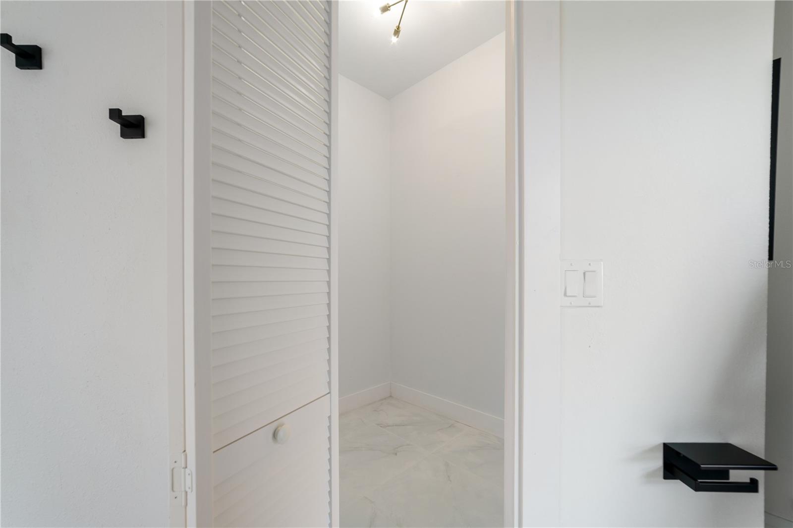 LAKE TARPON ESTATES - Residential