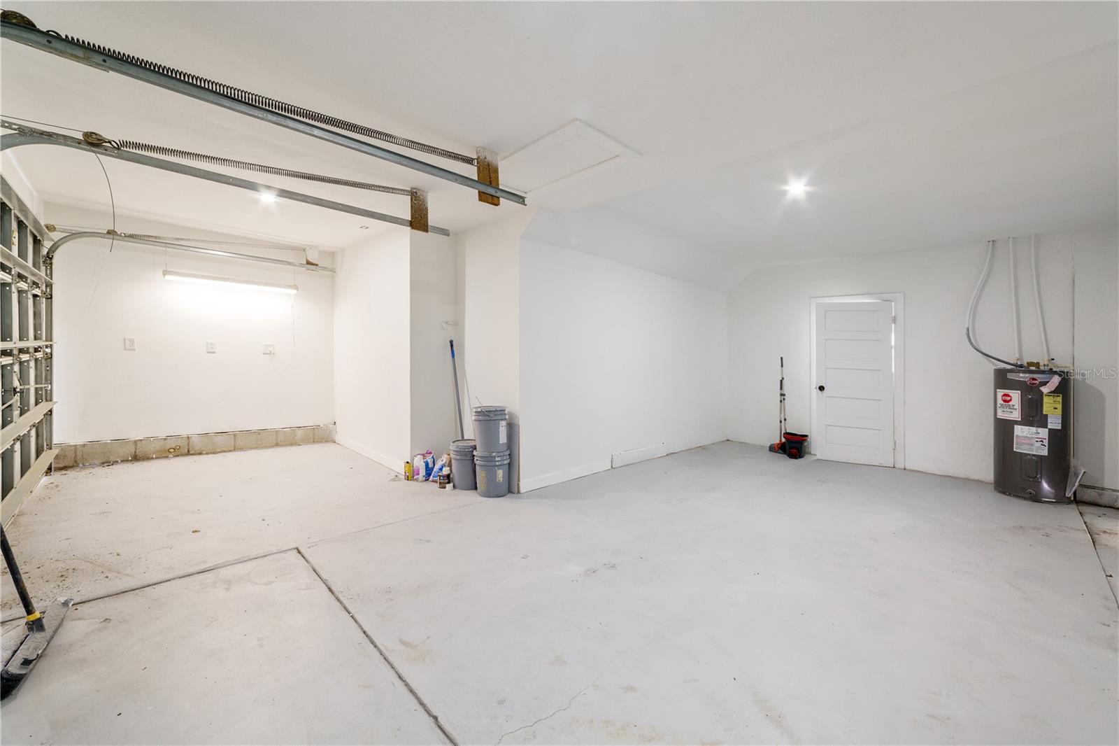 LAKE TARPON ESTATES - Residential