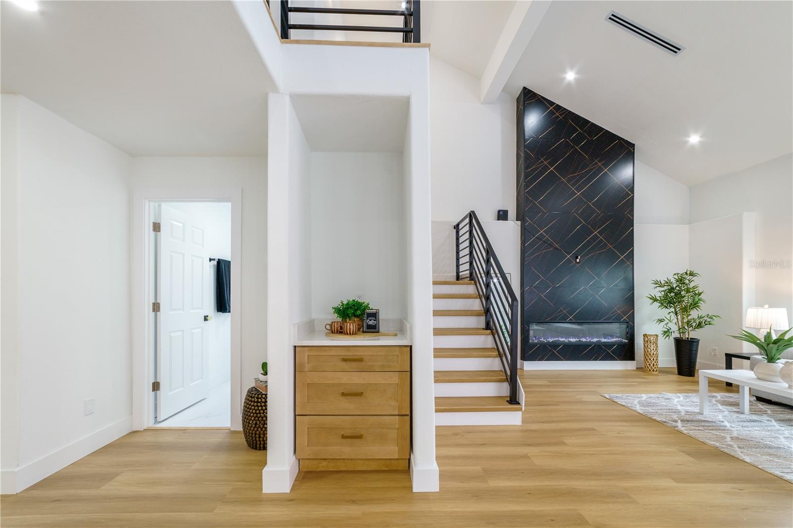 LAKE TARPON ESTATES - Residential