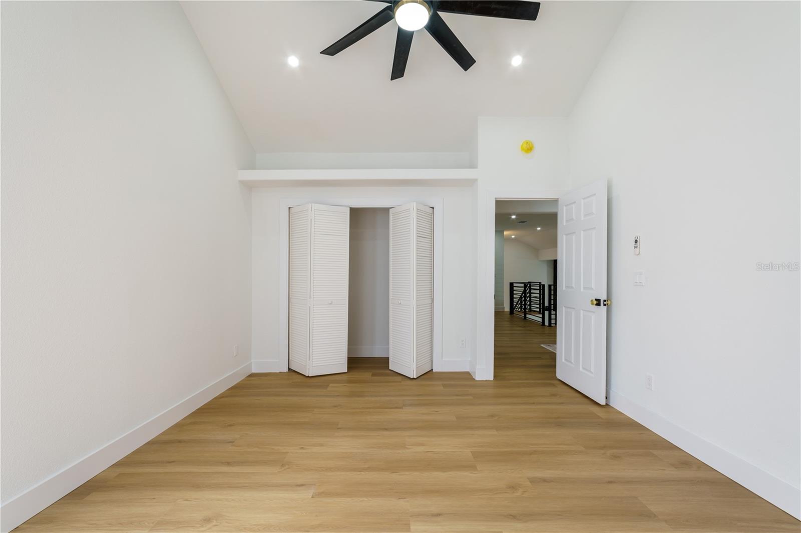 LAKE TARPON ESTATES - Residential