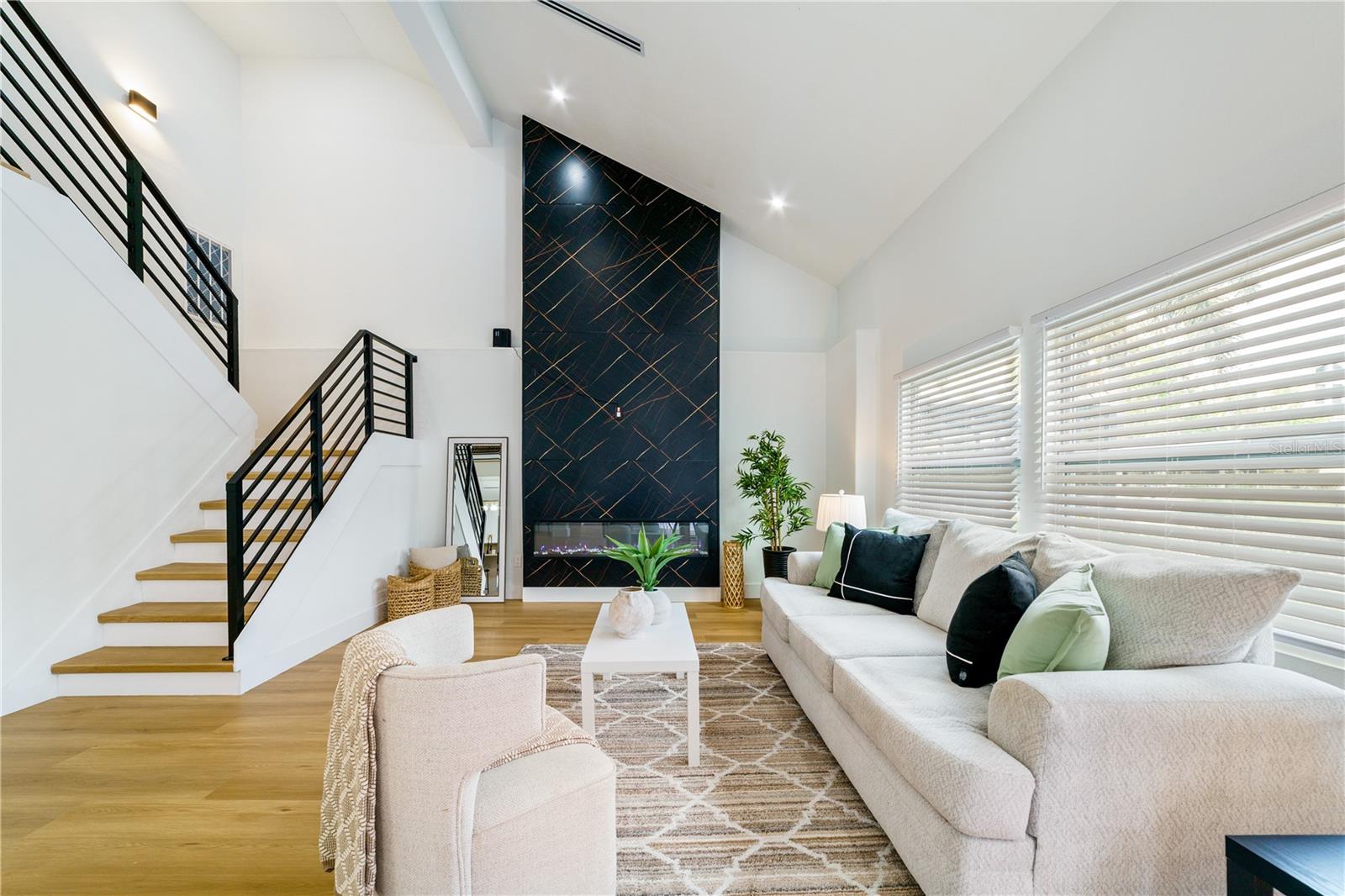 LAKE TARPON ESTATES - Residential