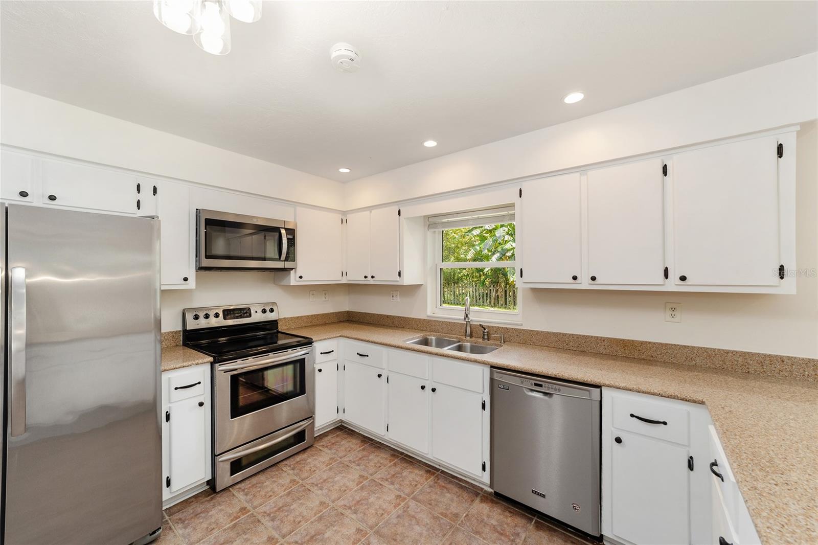 SERENOLA ESTATES AMD 1ST ADD SERENOL - Residential