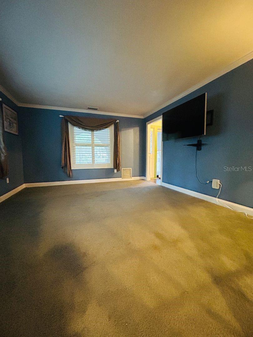 608 SW 80TH BOULEVARD