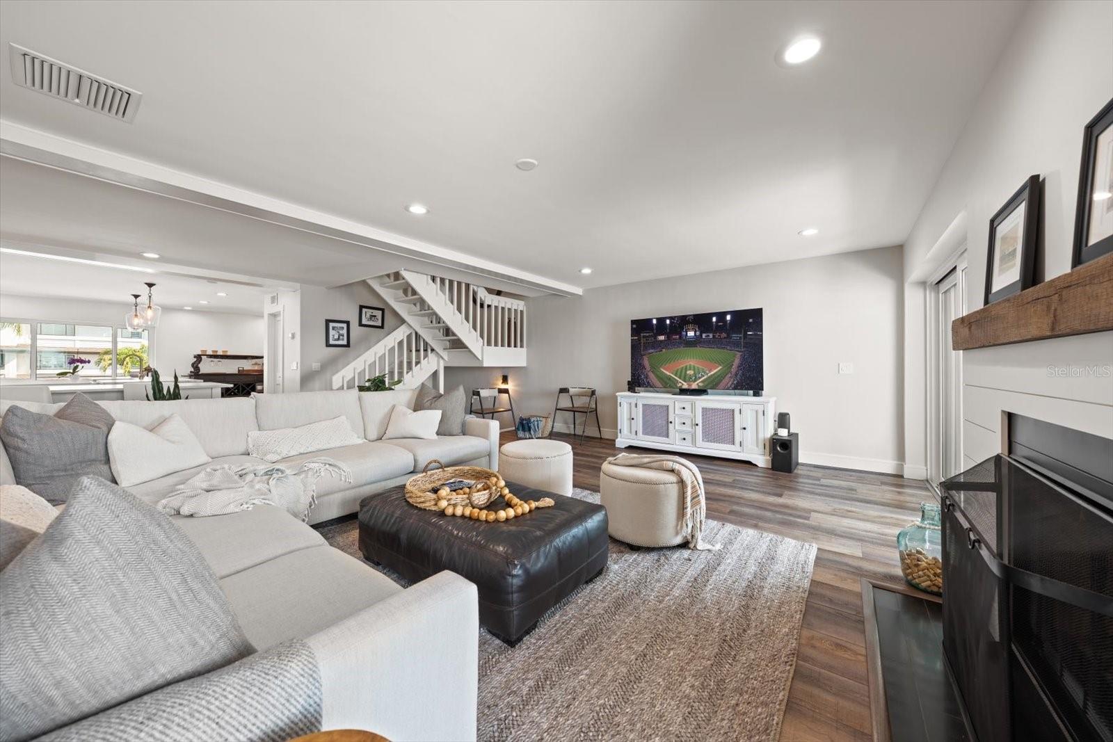 MARINA DEL REY AT SAND KEY - Residential