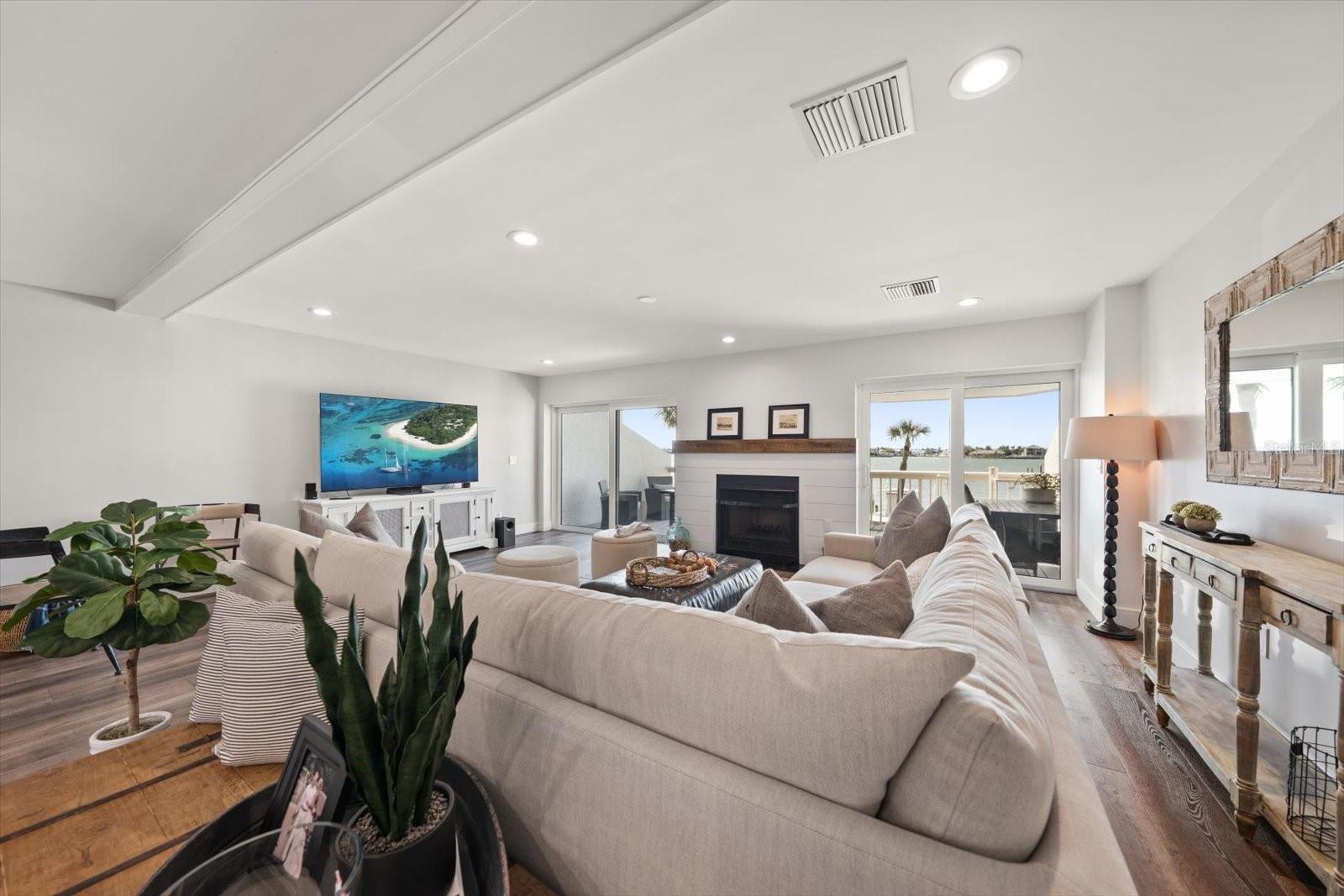 MARINA DEL REY AT SAND KEY - Residential