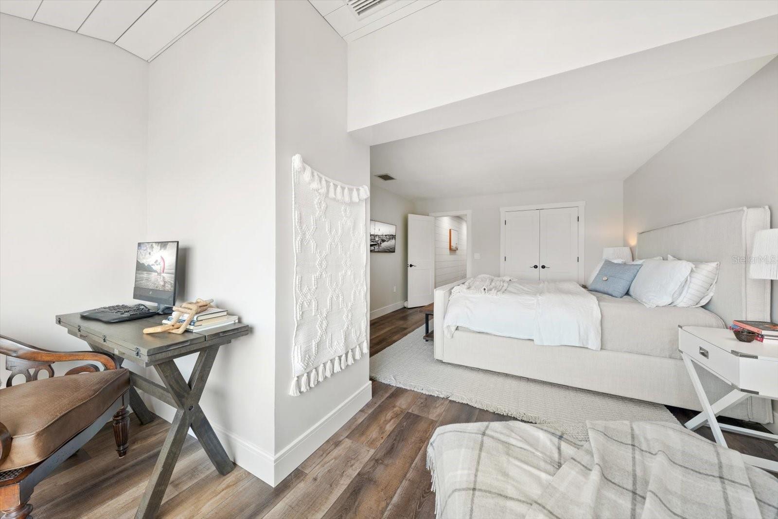 MARINA DEL REY AT SAND KEY - Residential