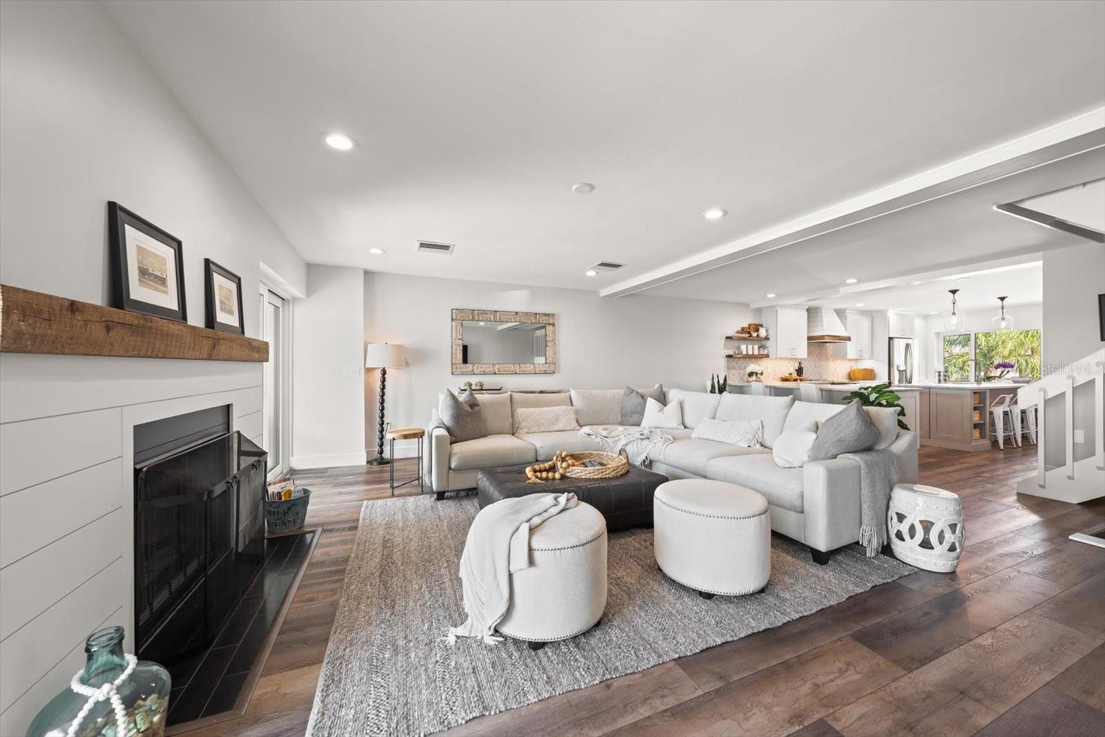 MARINA DEL REY AT SAND KEY - Residential