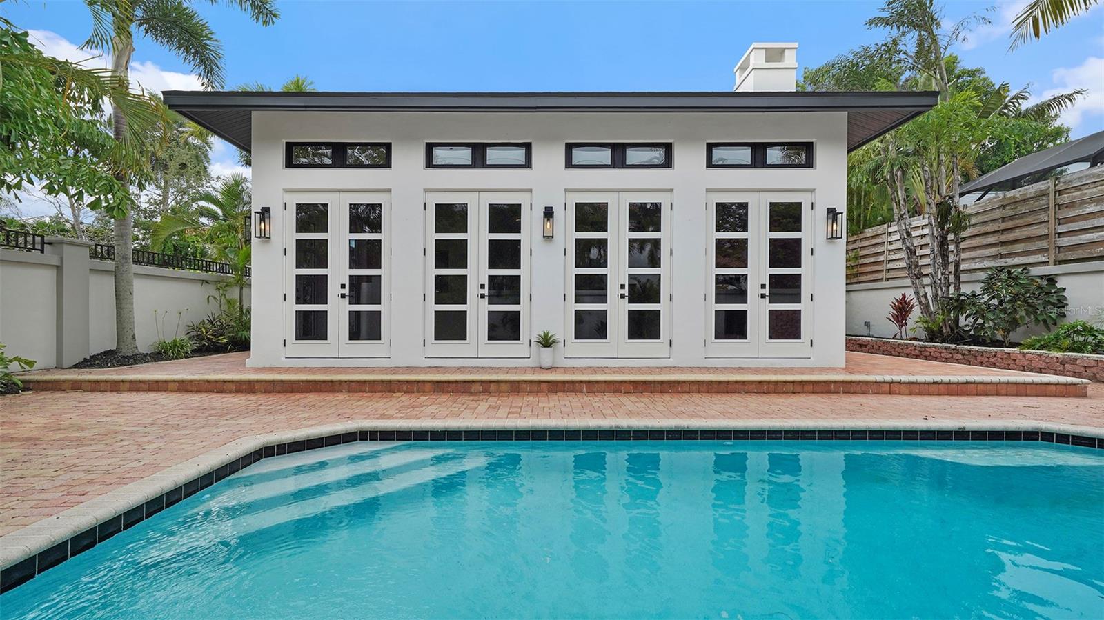 SIESTA REV OF - Residential Lease