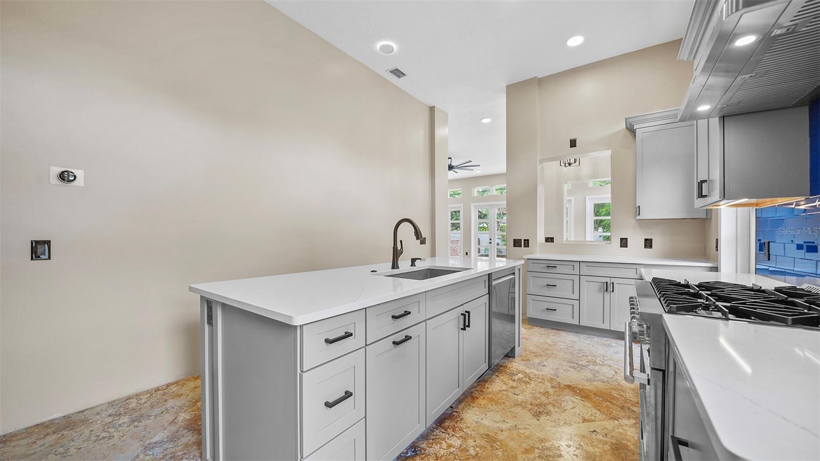 SIESTA REV OF - Residential Lease