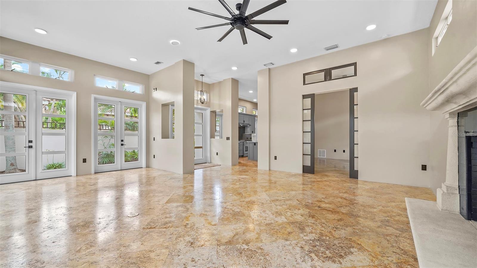 SIESTA REV OF - Residential Lease