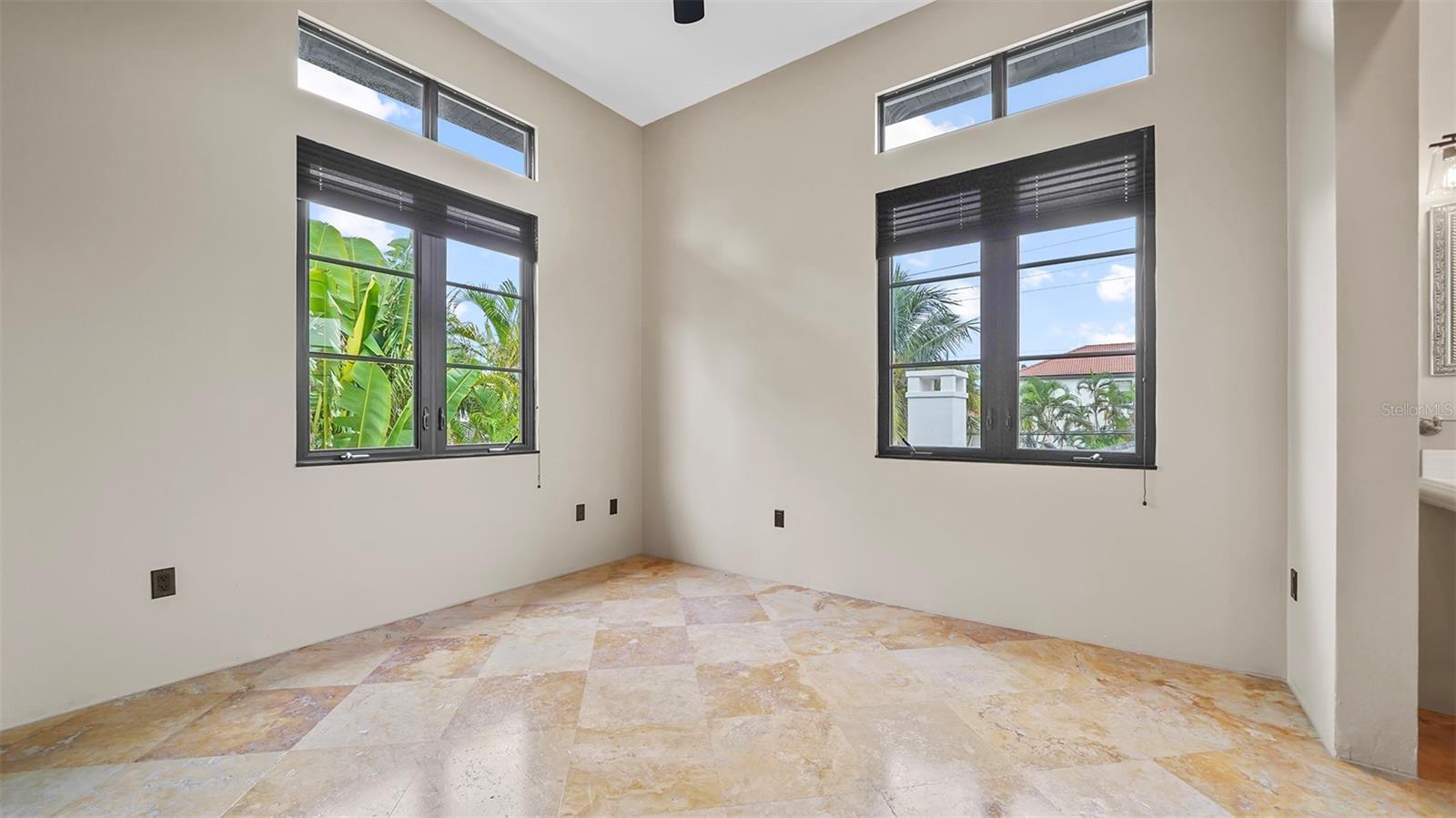 SIESTA REV OF - Residential Lease
