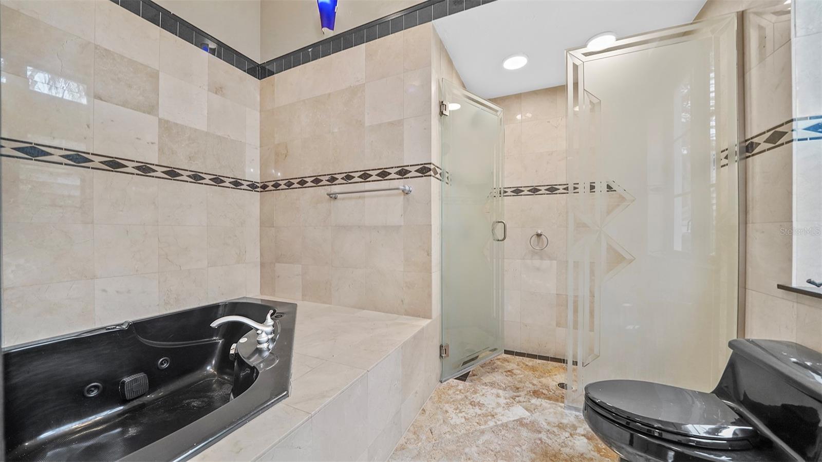 SIESTA REV OF - Residential Lease
