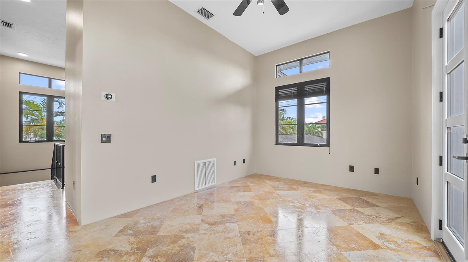 SIESTA REV OF - Residential Lease