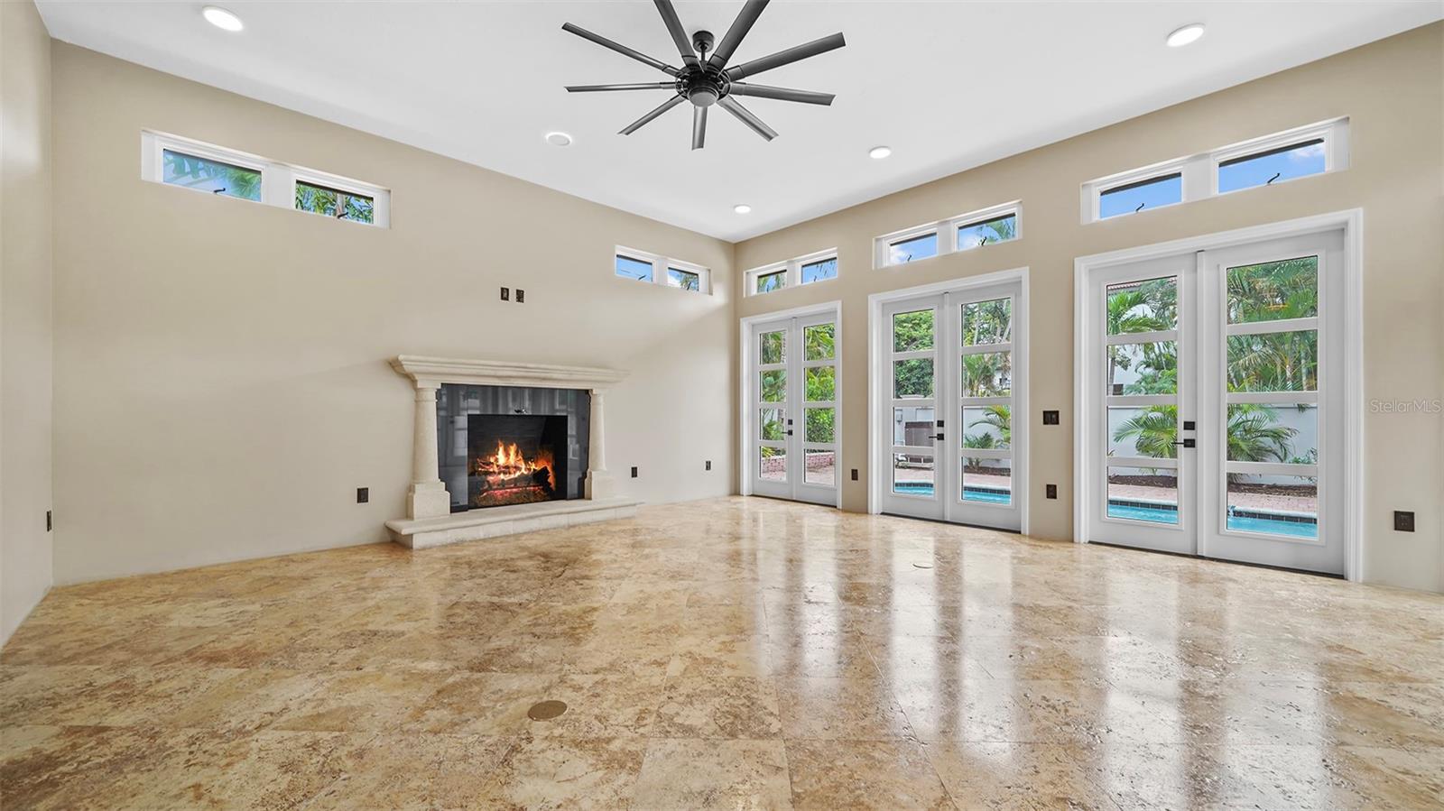 SIESTA REV OF - Residential Lease