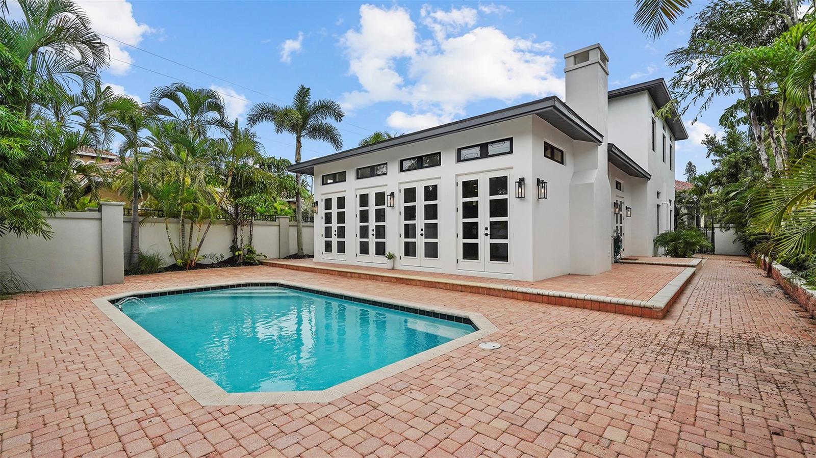 SIESTA REV OF - Residential Lease