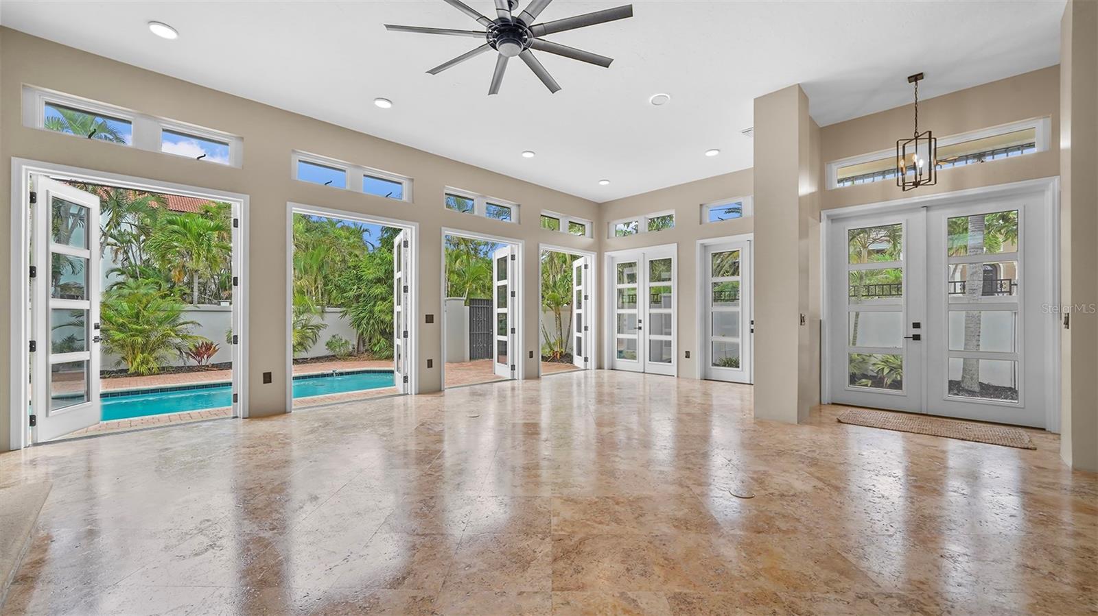 SIESTA REV OF - Residential Lease
