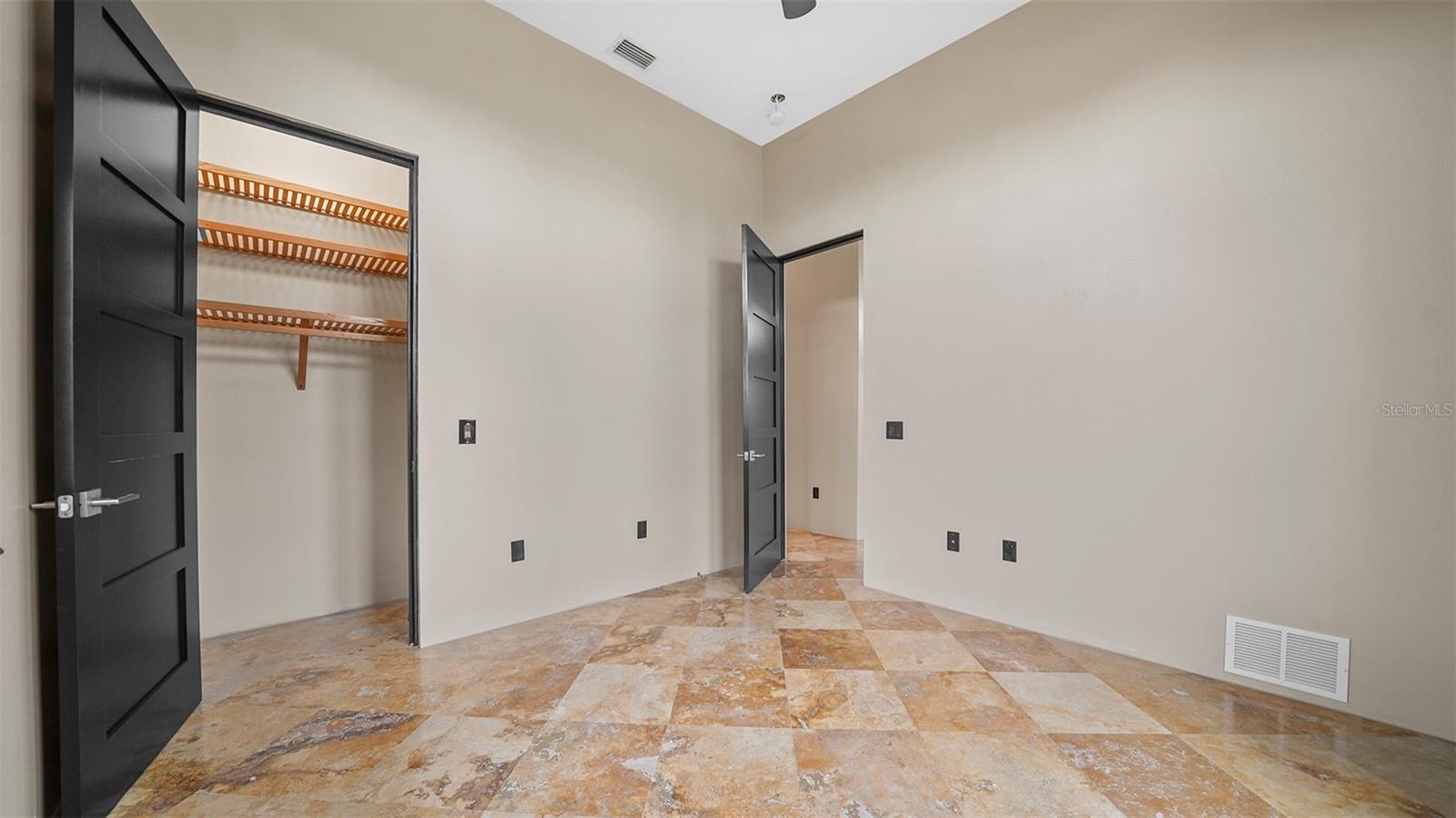 SIESTA REV OF - Residential Lease