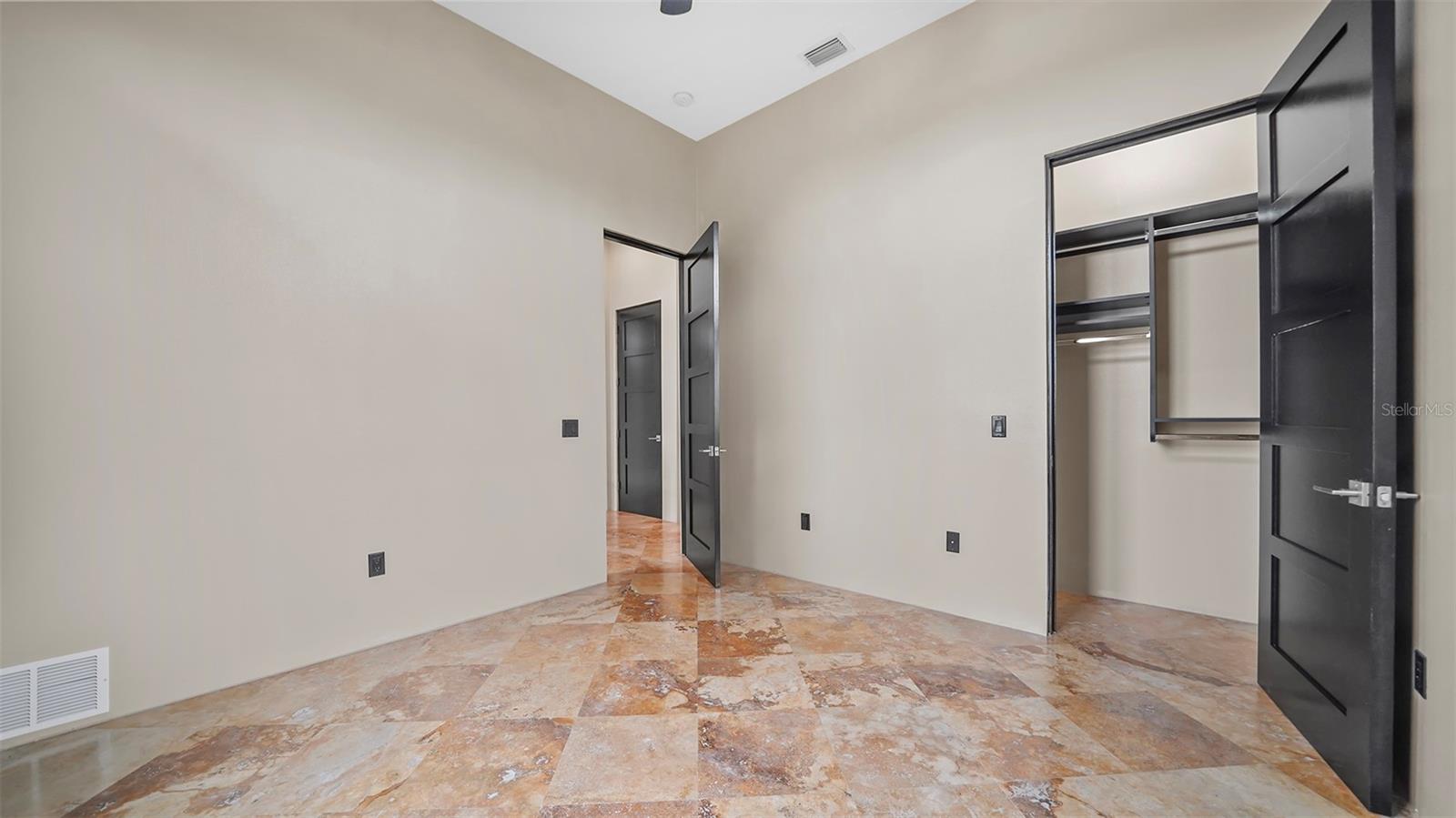 SIESTA REV OF - Residential Lease