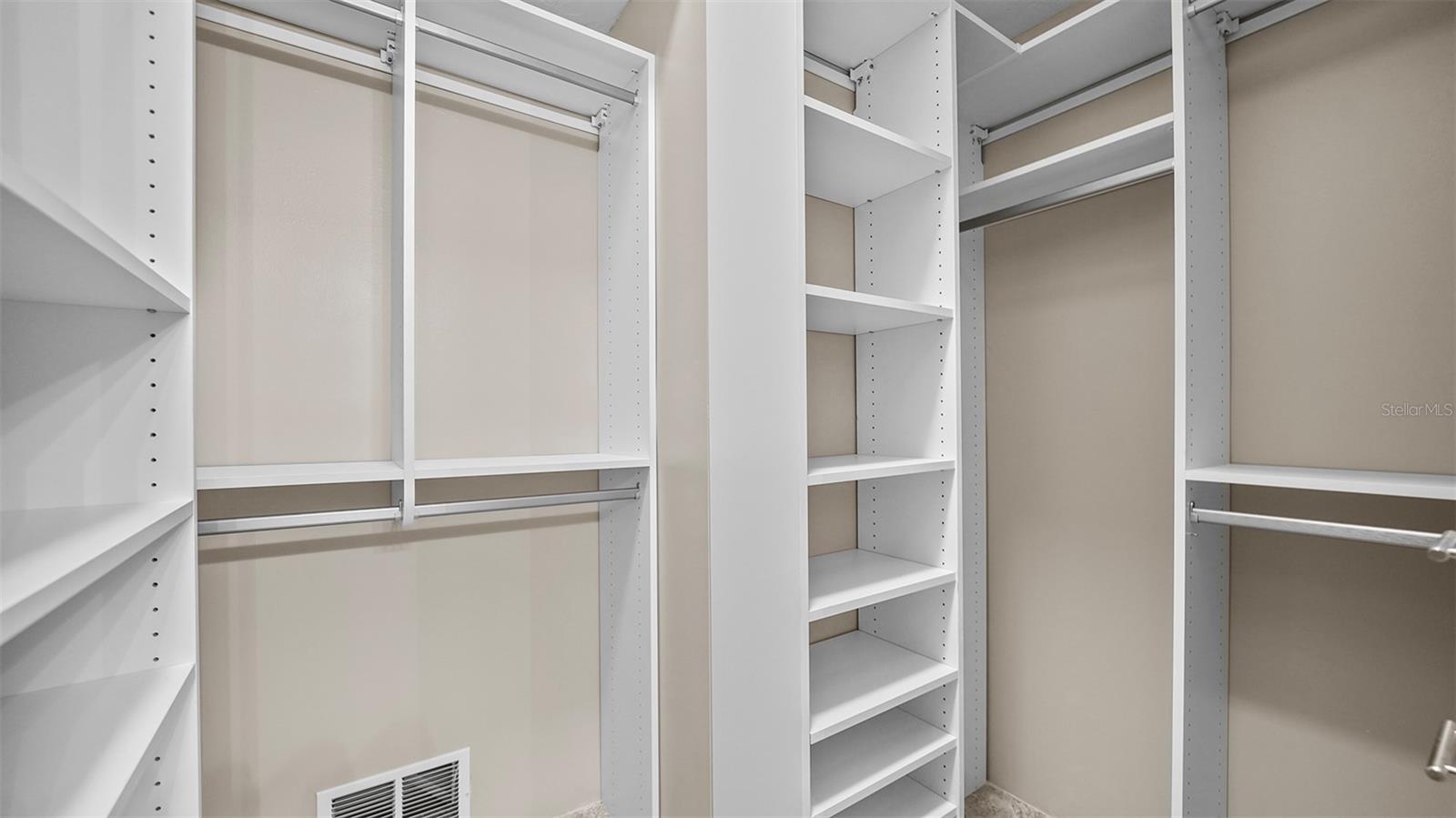SIESTA REV OF - Residential Lease