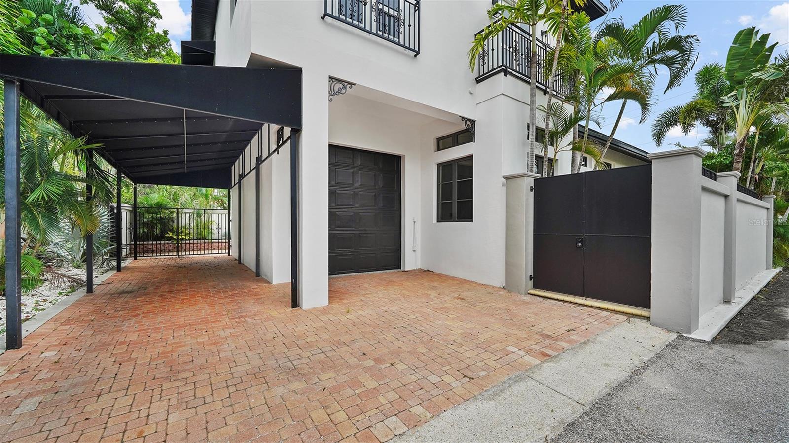 SIESTA REV OF - Residential Lease