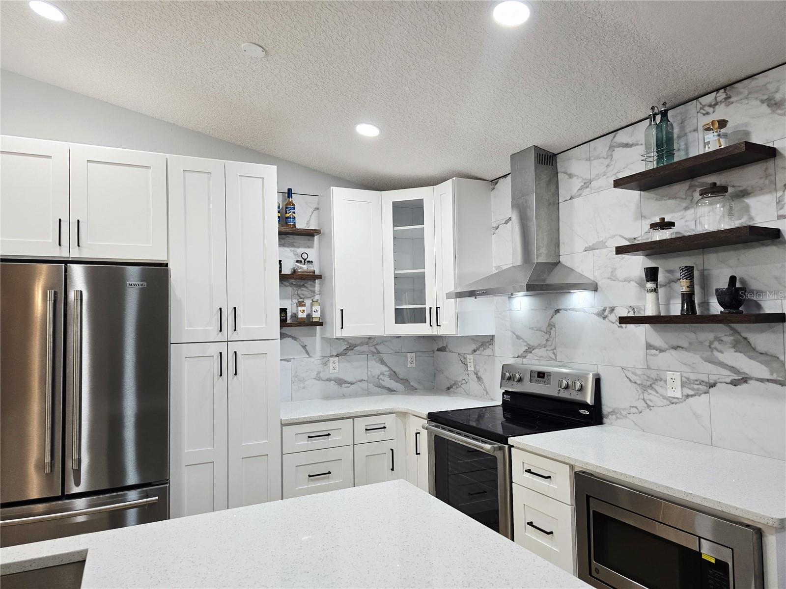 LAVADA COURT - Residential