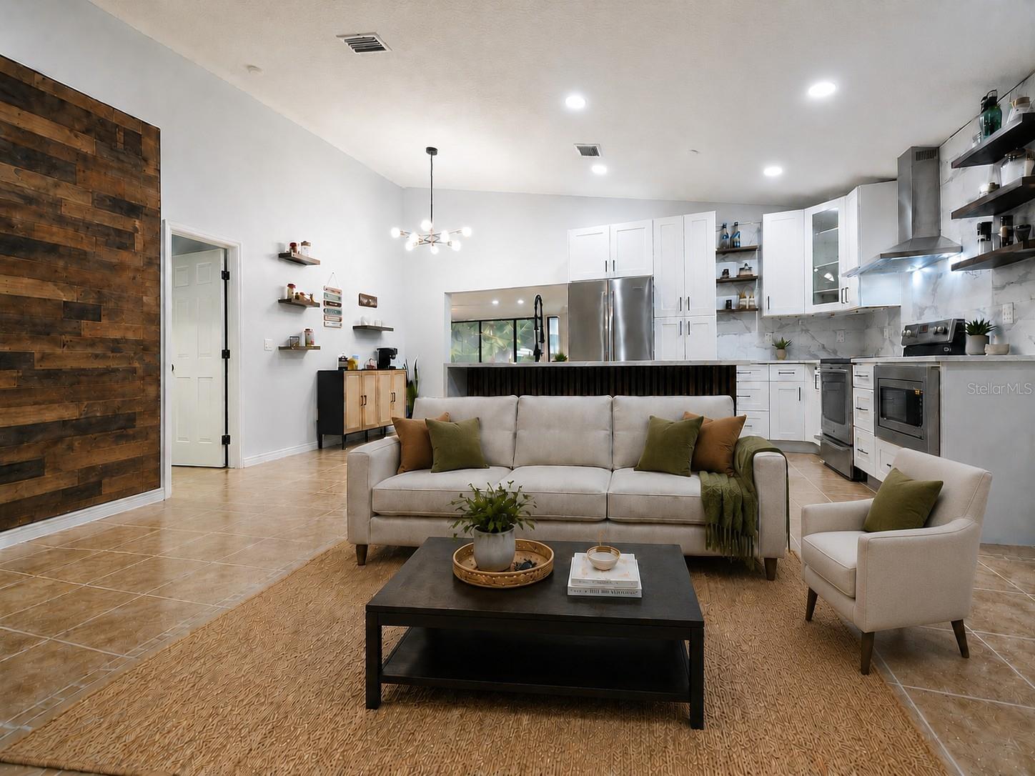 LAVADA COURT - Residential