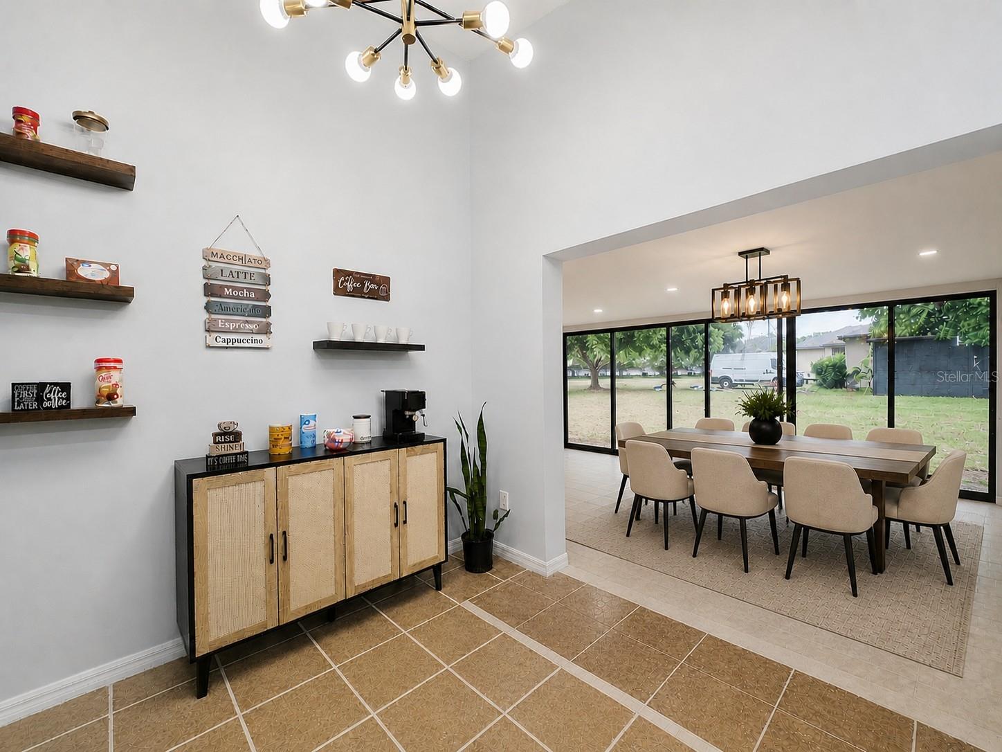 LAVADA COURT - Residential