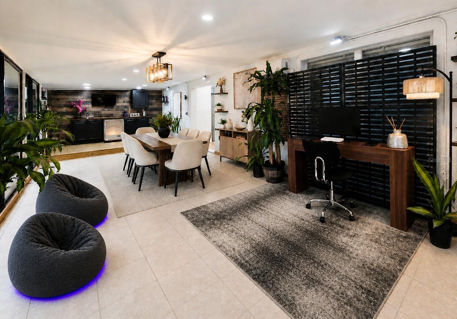 LAVADA COURT - Residential