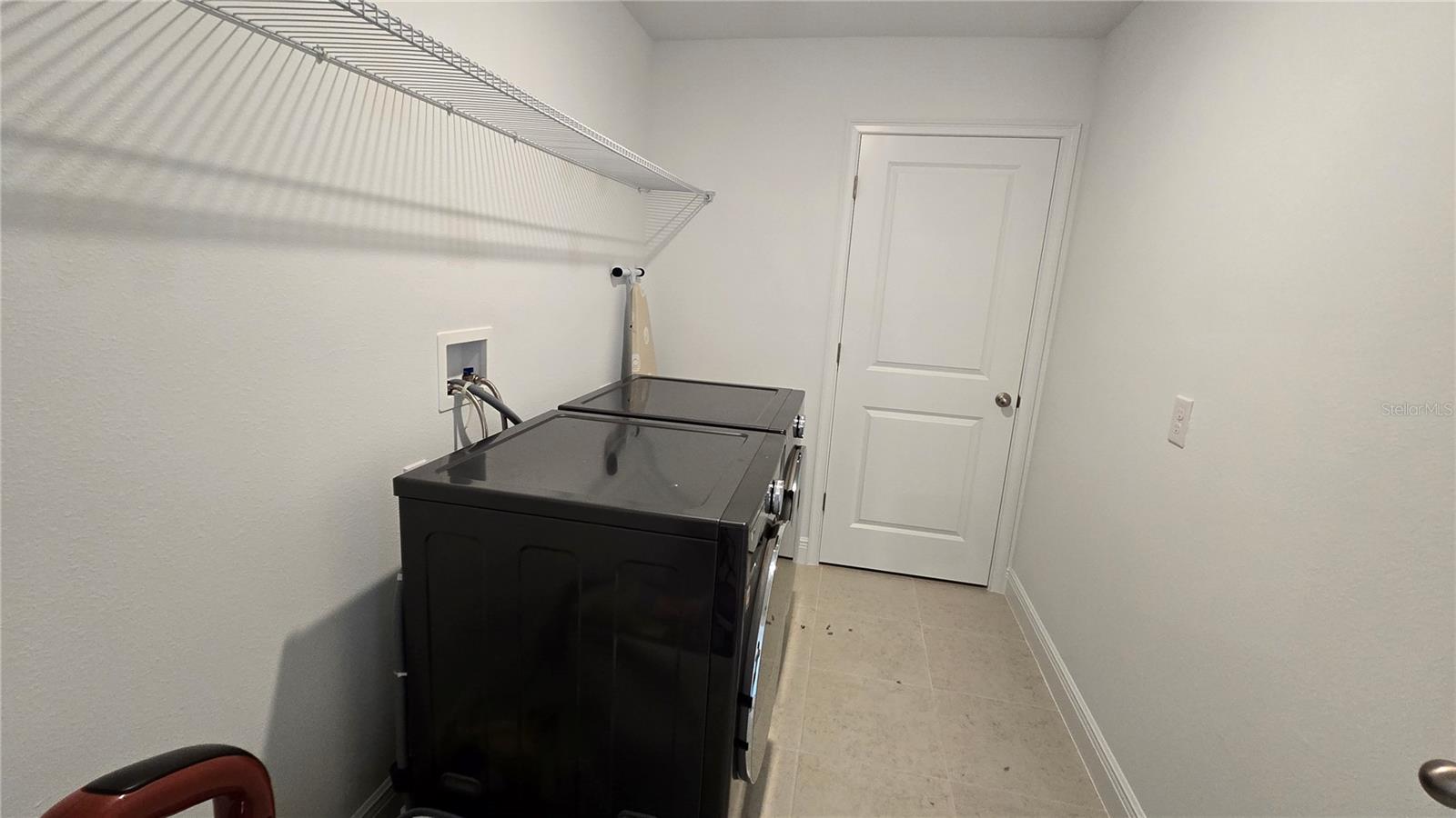 ELLINGTON PLACE - Residential Lease