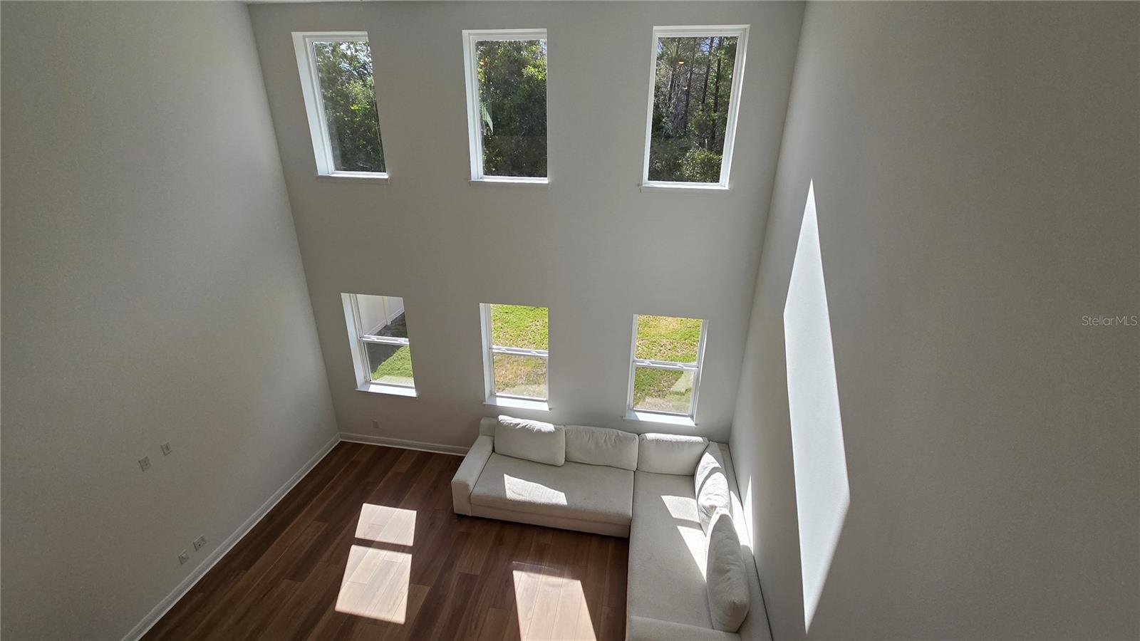 ELLINGTON PLACE - Residential Lease